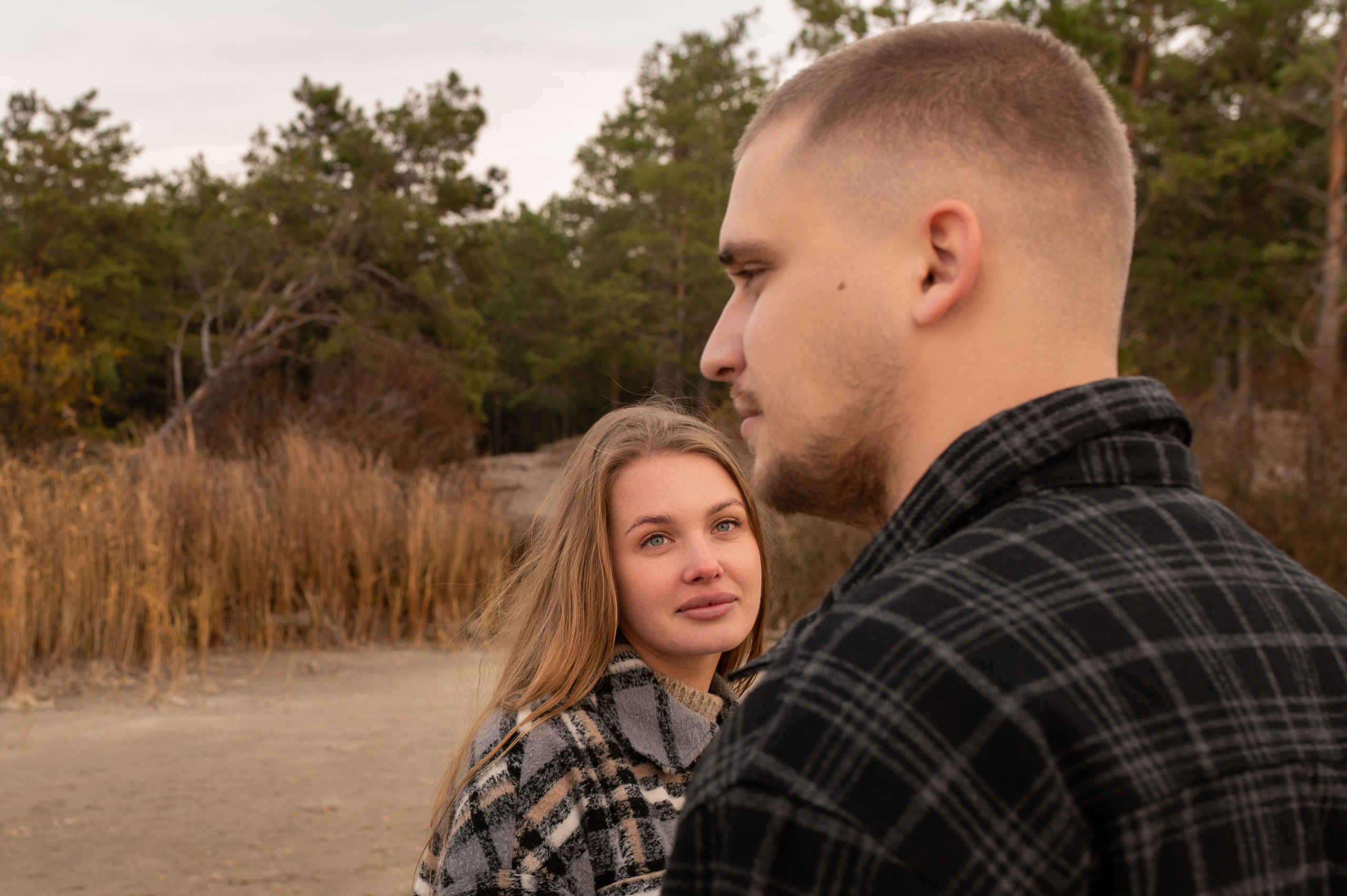 Осеннее лавстори Lovestory на берегу моря. Весільний і портретний фотограф в Києві Євген Ковачов