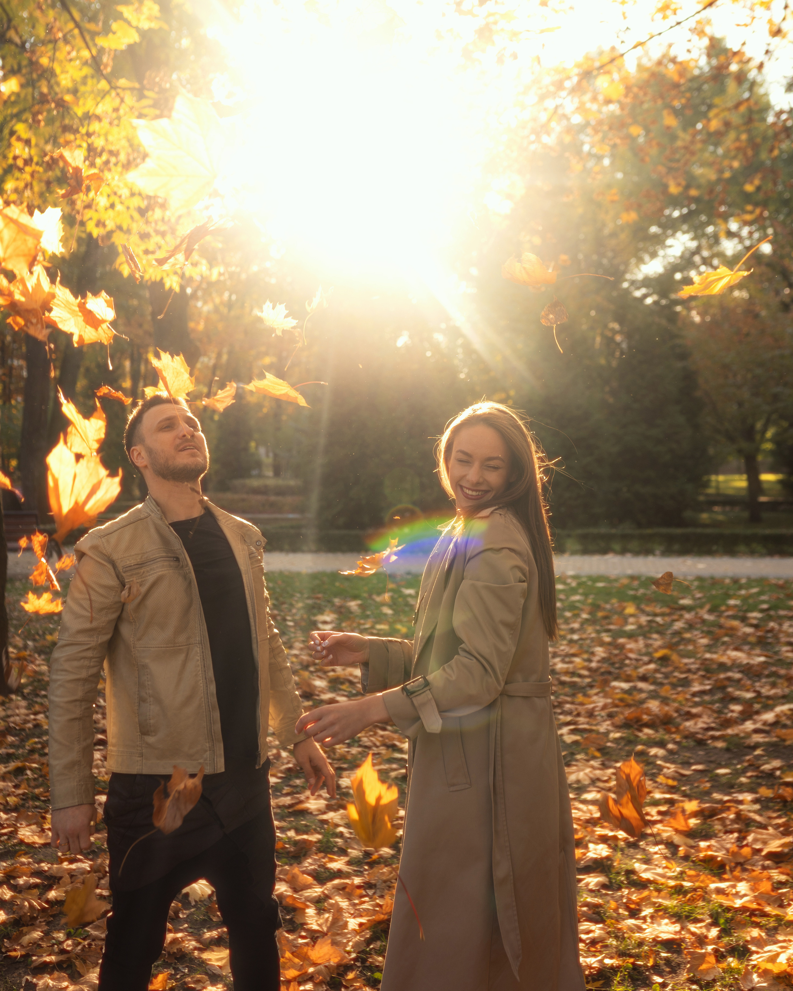 Лавстори в осеннем городском парке. Весільний і портретний фотограф в Києві Євген Ковачов