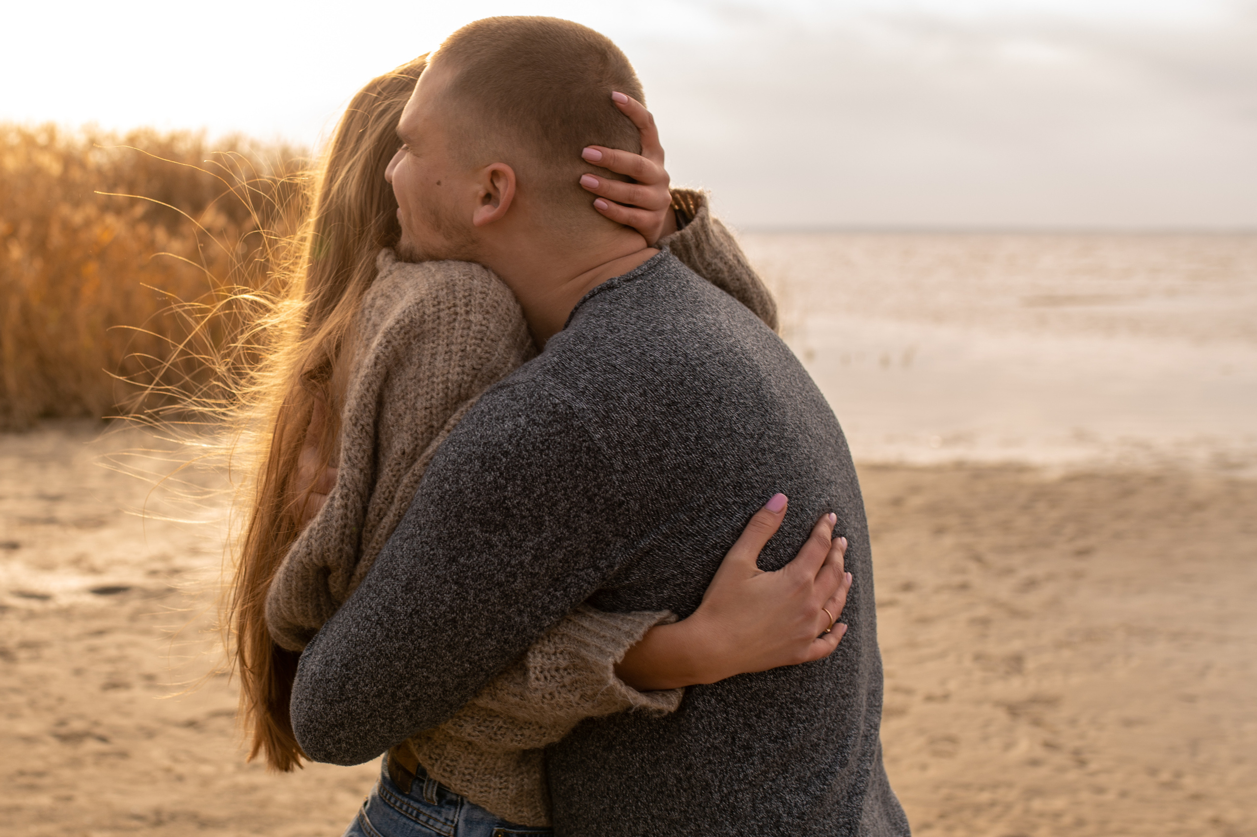Осеннее лавстори Lovestory на берегу моря. Весільний і портретний фотограф в Києві Євген Ковачов