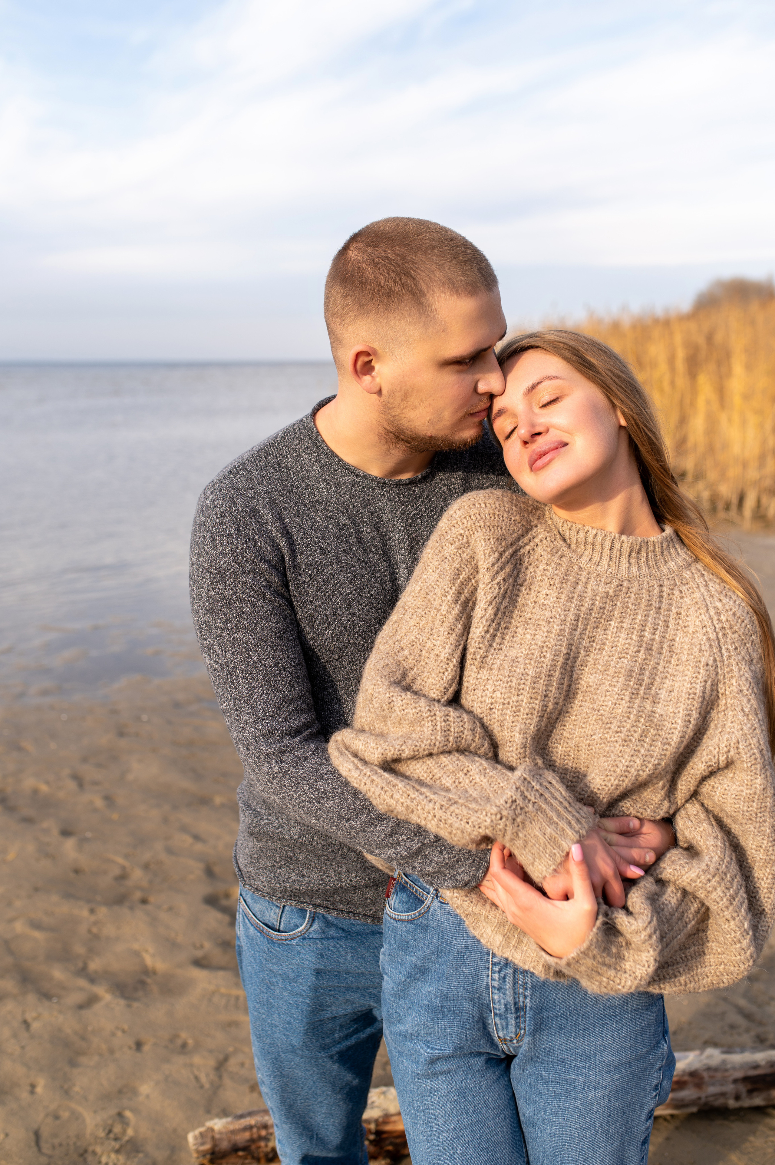 Осеннее лавстори Lovestory на берегу моря. Весільний і портретний фотограф в Києві Євген Ковачов