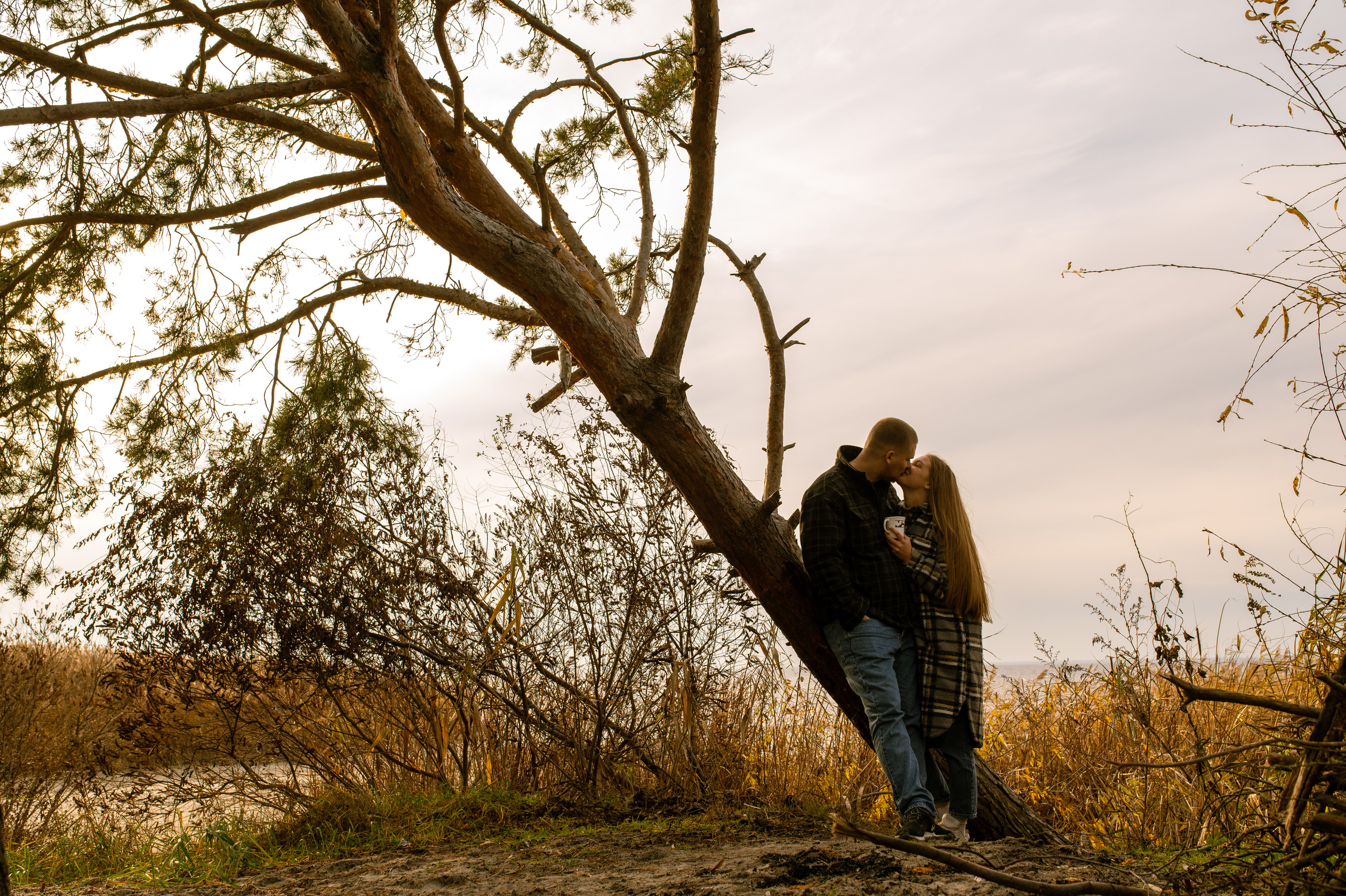Осеннее лавстори Lovestory на берегу моря. Весільний і портретний фотограф в Києві Євген Ковачов