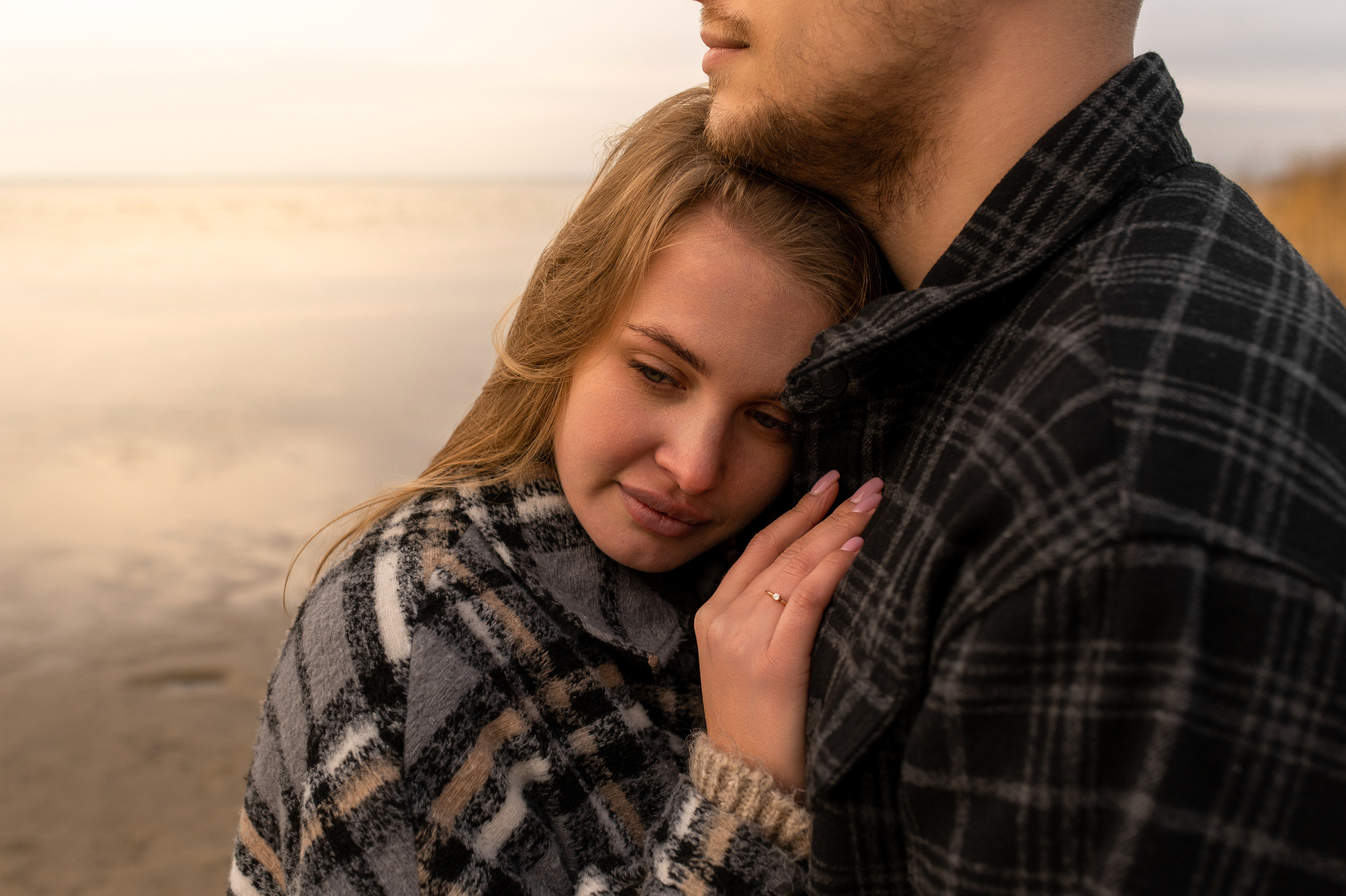 Осеннее лавстори Lovestory на берегу моря. Весільний і портретний фотограф в Києві Євген Ковачов