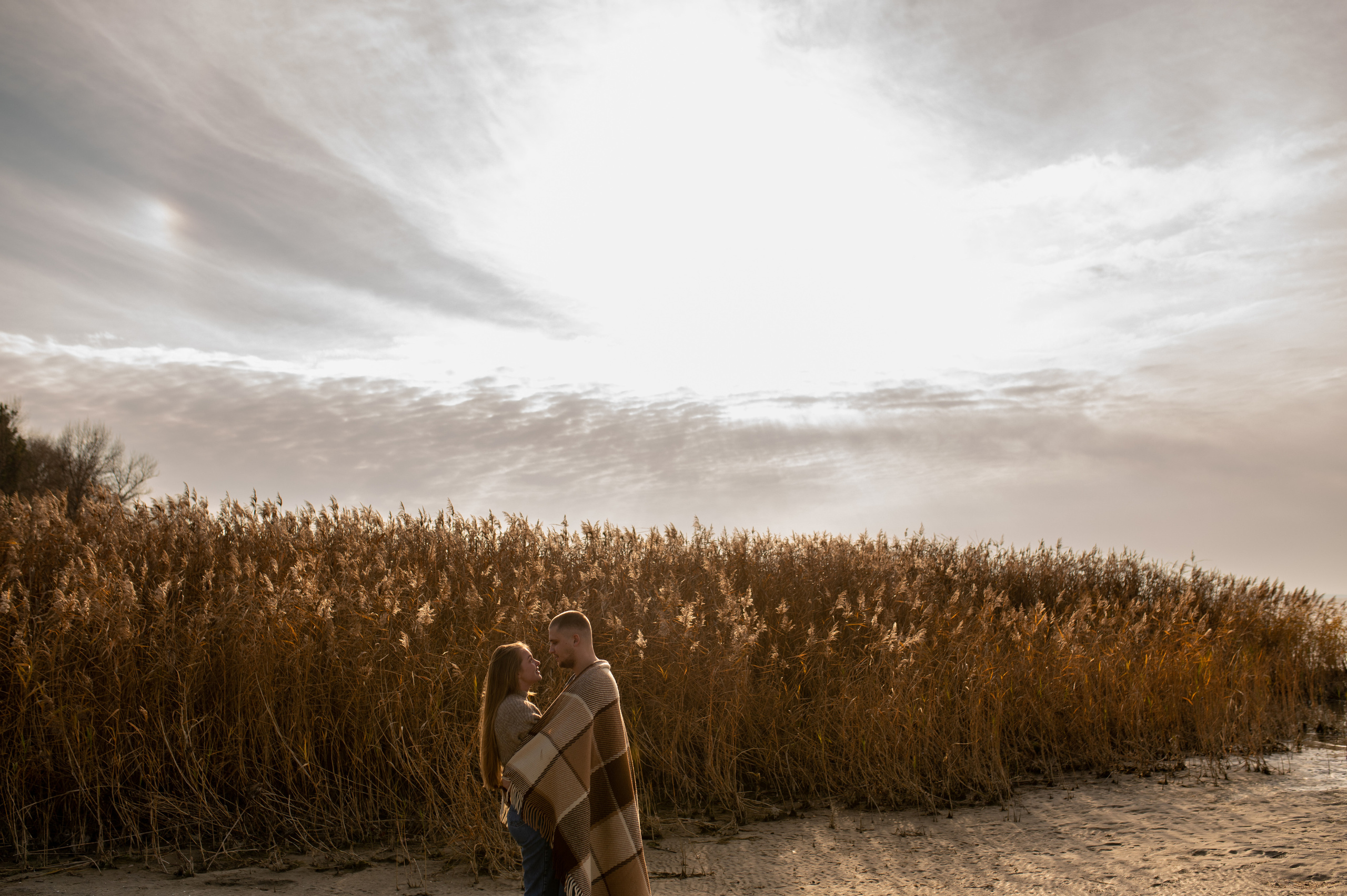 Осеннее лавстори Lovestory на берегу моря. Весільний і портретний фотограф в Києві Євген Ковачов