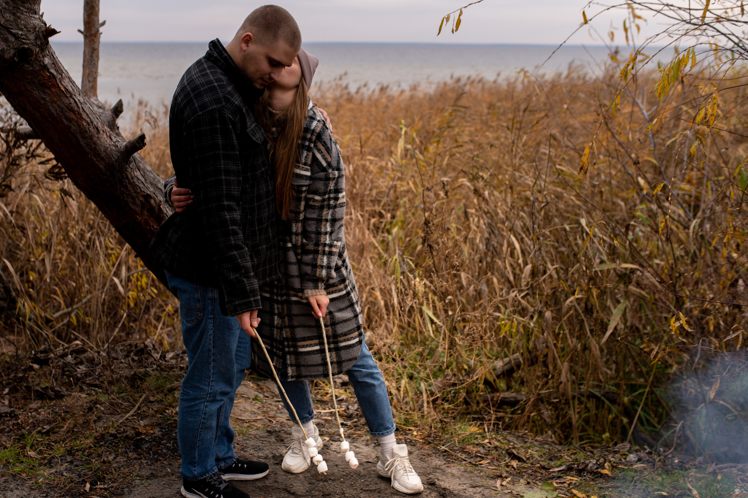 Осеннее лавстори Lovestory на берегу моря. Весільний і портретний фотограф в Києві Євген Ковачов