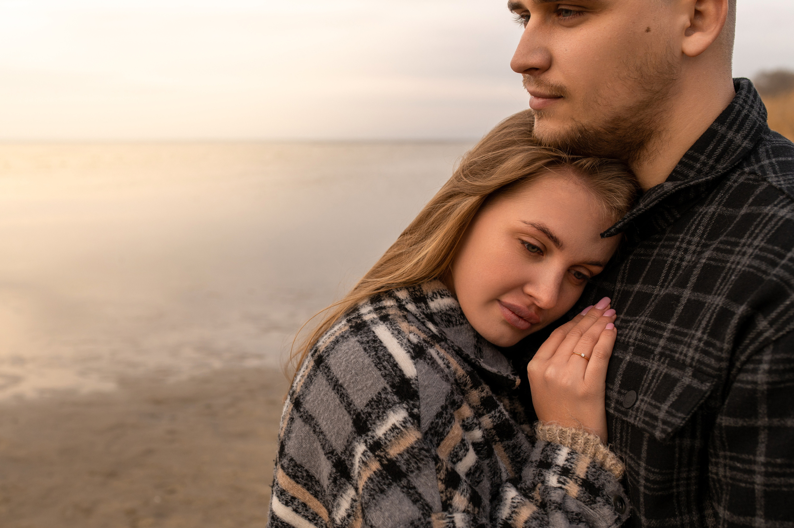 Осеннее лавстори Lovestory на берегу моря. Весільний і портретний фотограф в Києві Євген Ковачов