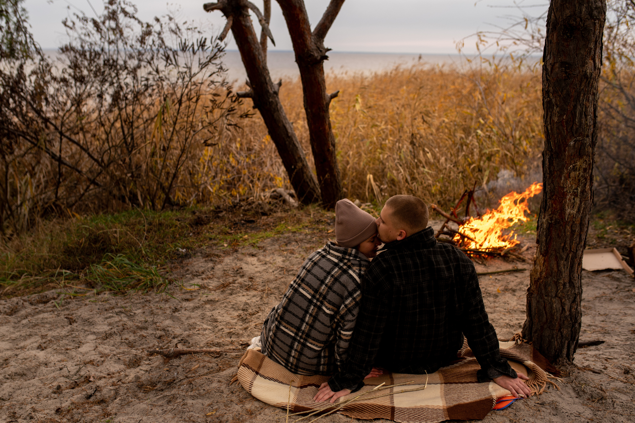 Осеннее лавстори Lovestory на берегу моря. Весільний і портретний фотограф в Києві Євген Ковачов