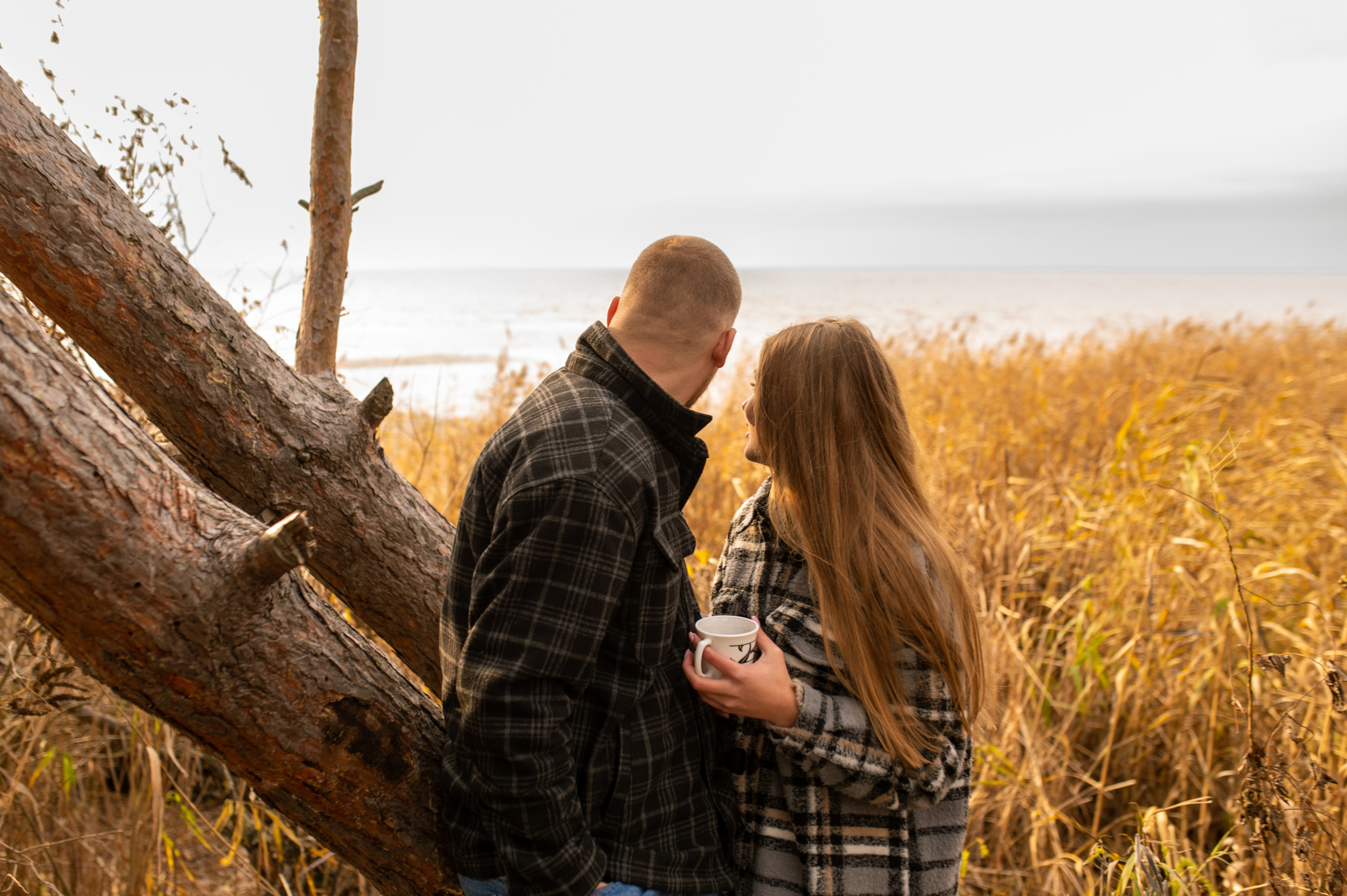 Осеннее лавстори Lovestory на берегу моря. Весільний і портретний фотограф в Києві Євген Ковачов