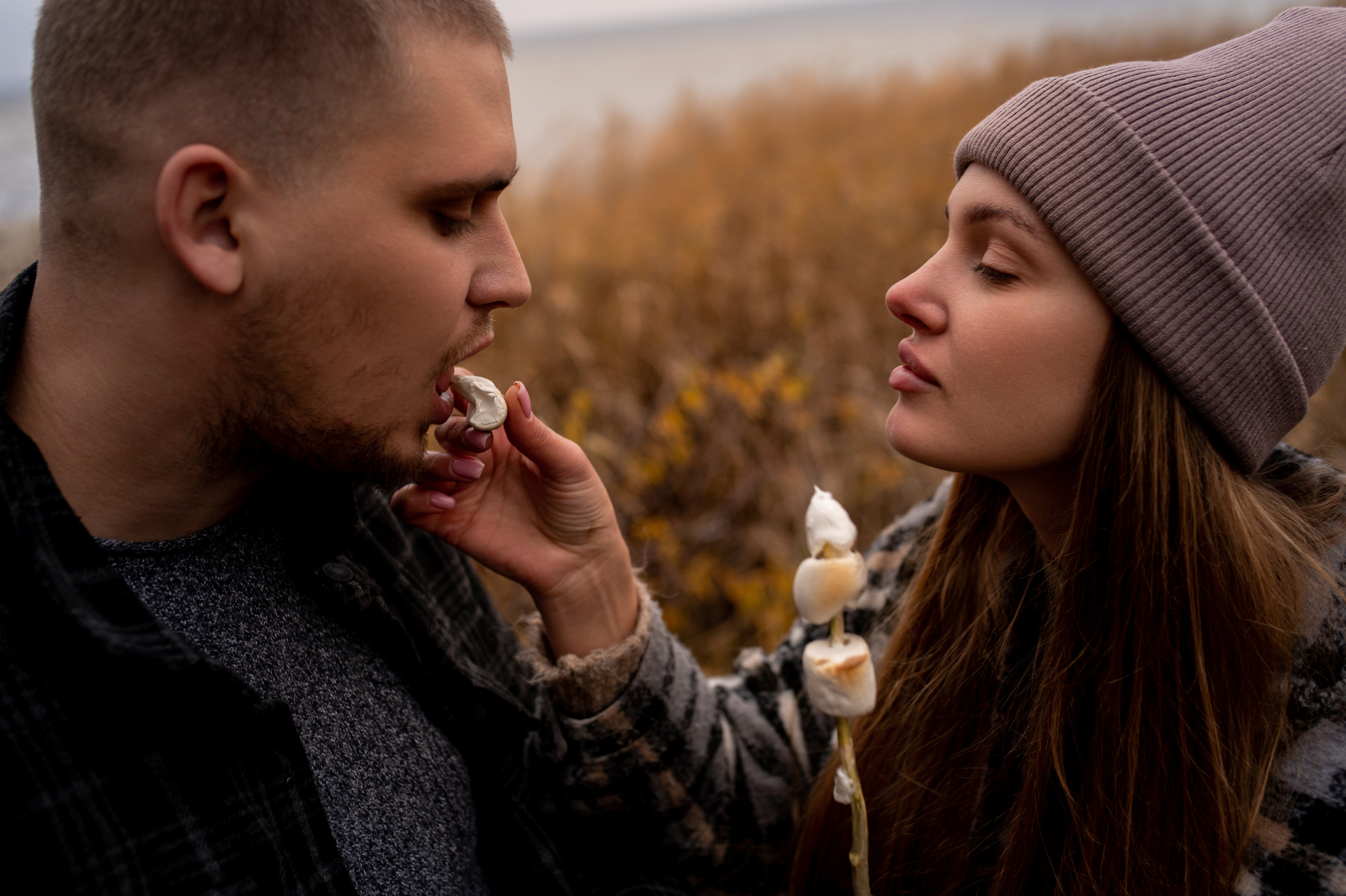 Осеннее лавстори Lovestory на берегу моря. Весільний і портретний фотограф в Києві Євген Ковачов