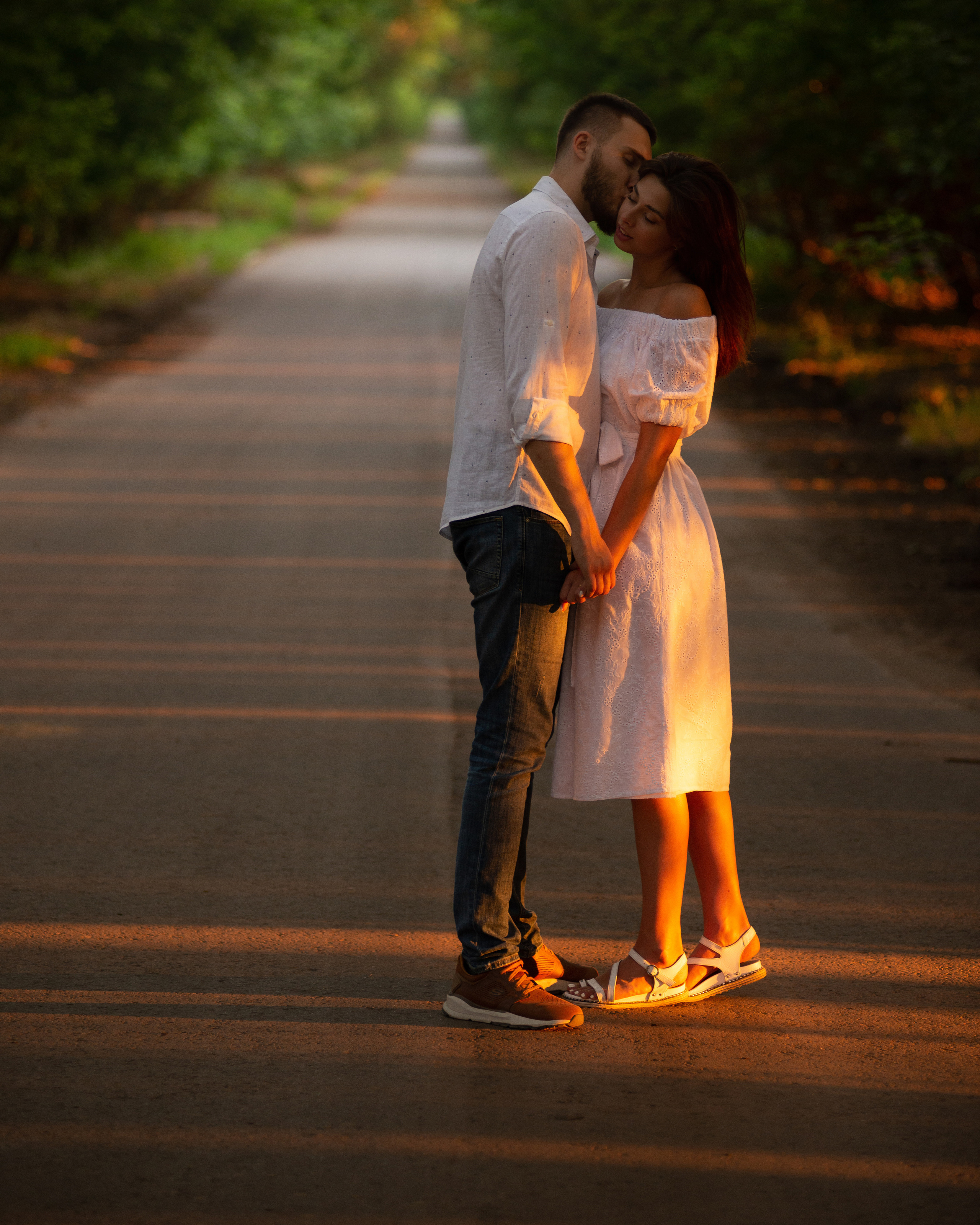 Вечерняя фотосессия влюбленных летом на природе. Весільний і портретний фотограф в Києві Євген Ковачов