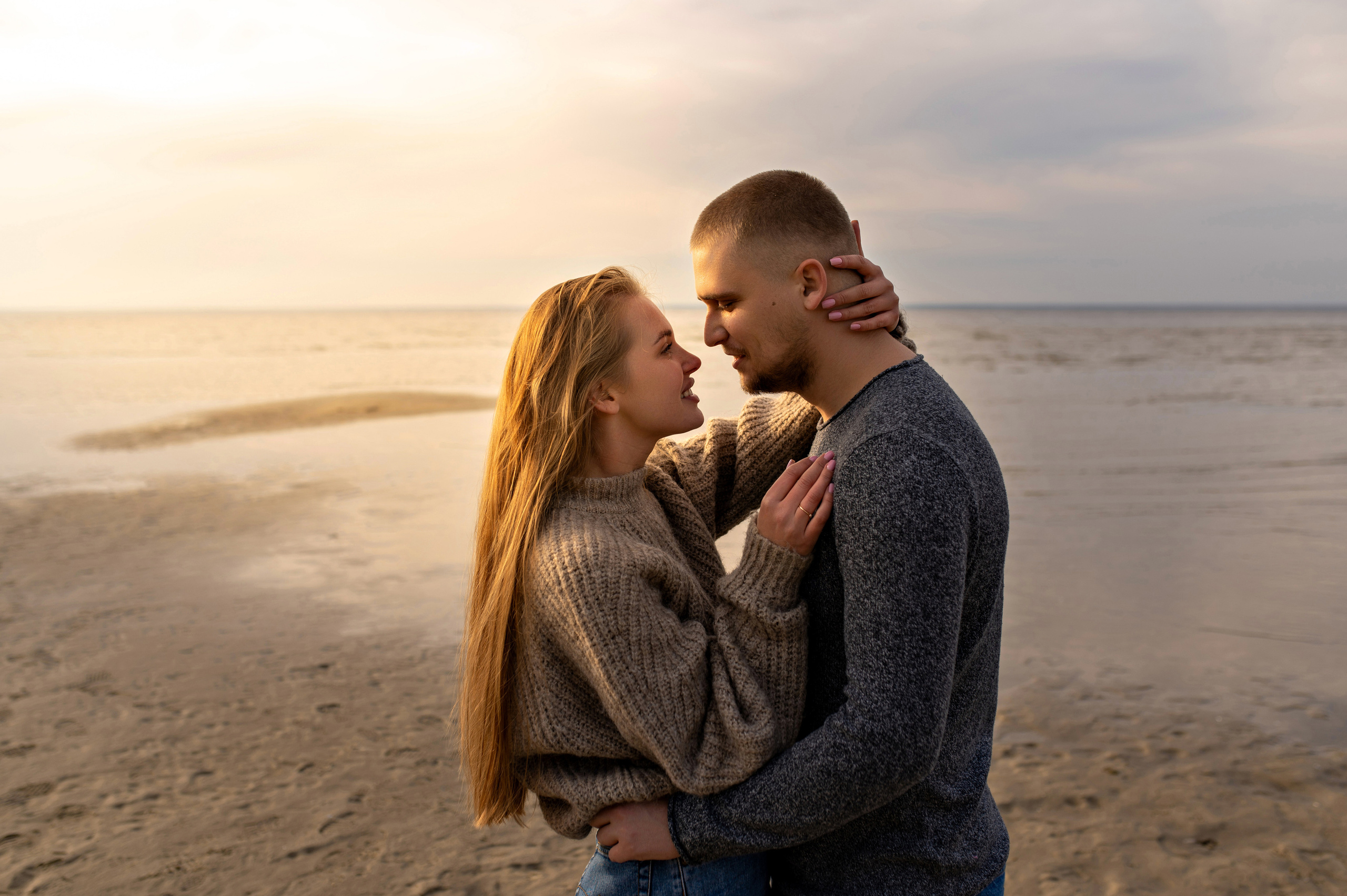Осеннее лавстори Lovestory на берегу моря. Весільний і портретний фотограф в Києві Євген Ковачов