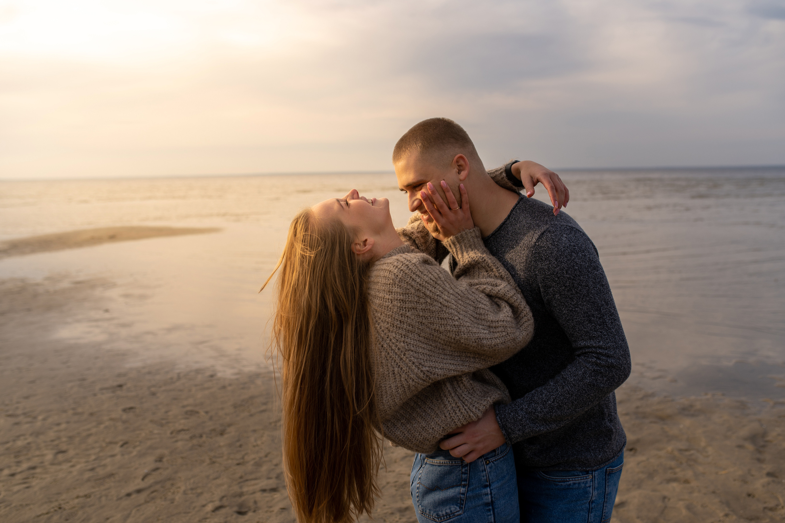 Осеннее лавстори Lovestory на берегу моря. Весільний і портретний фотограф в Києві Євген Ковачов