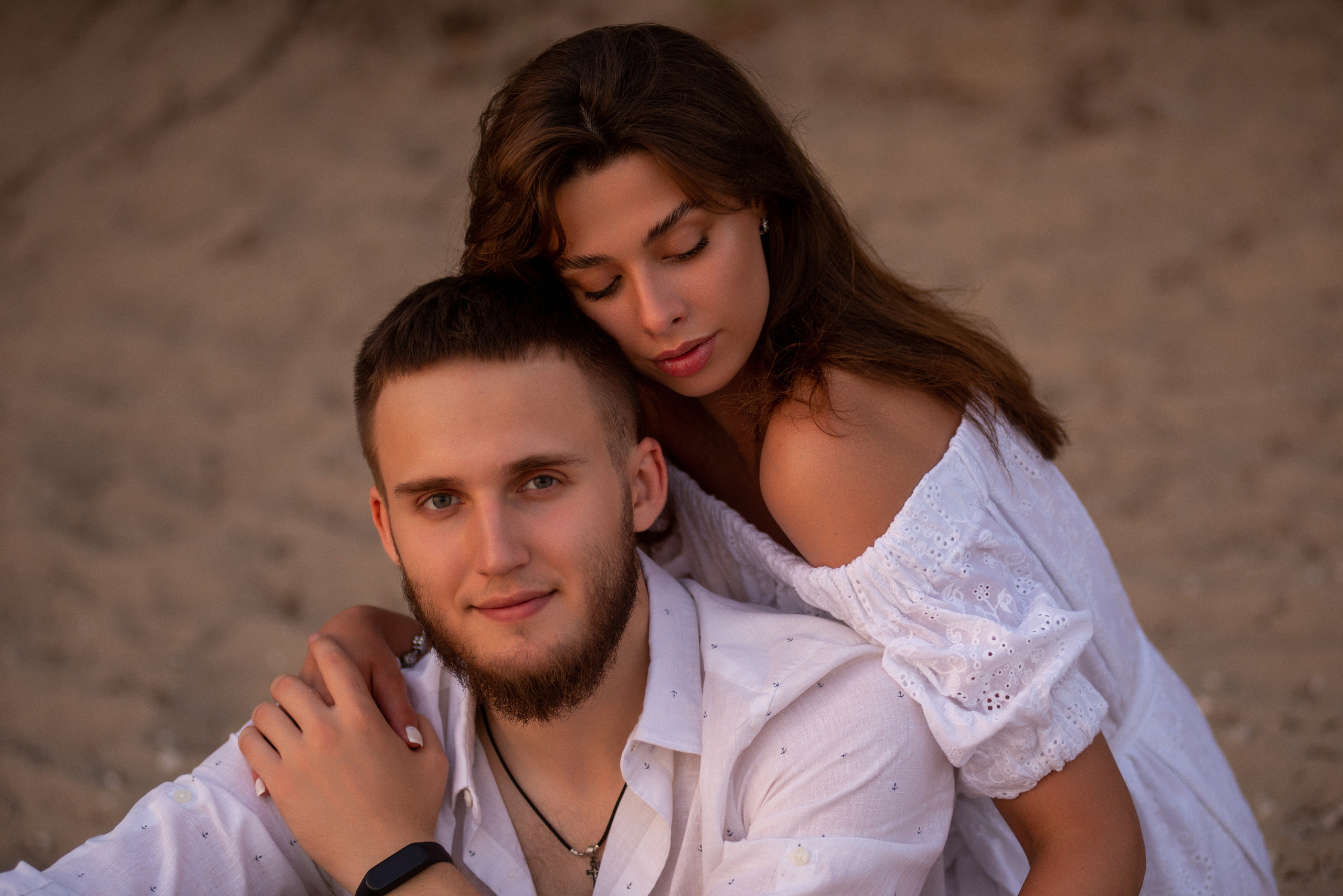 Вечерняя фотосессия влюбленных летом на природе. Весільний і портретний фотограф в Києві Євген Ковачов