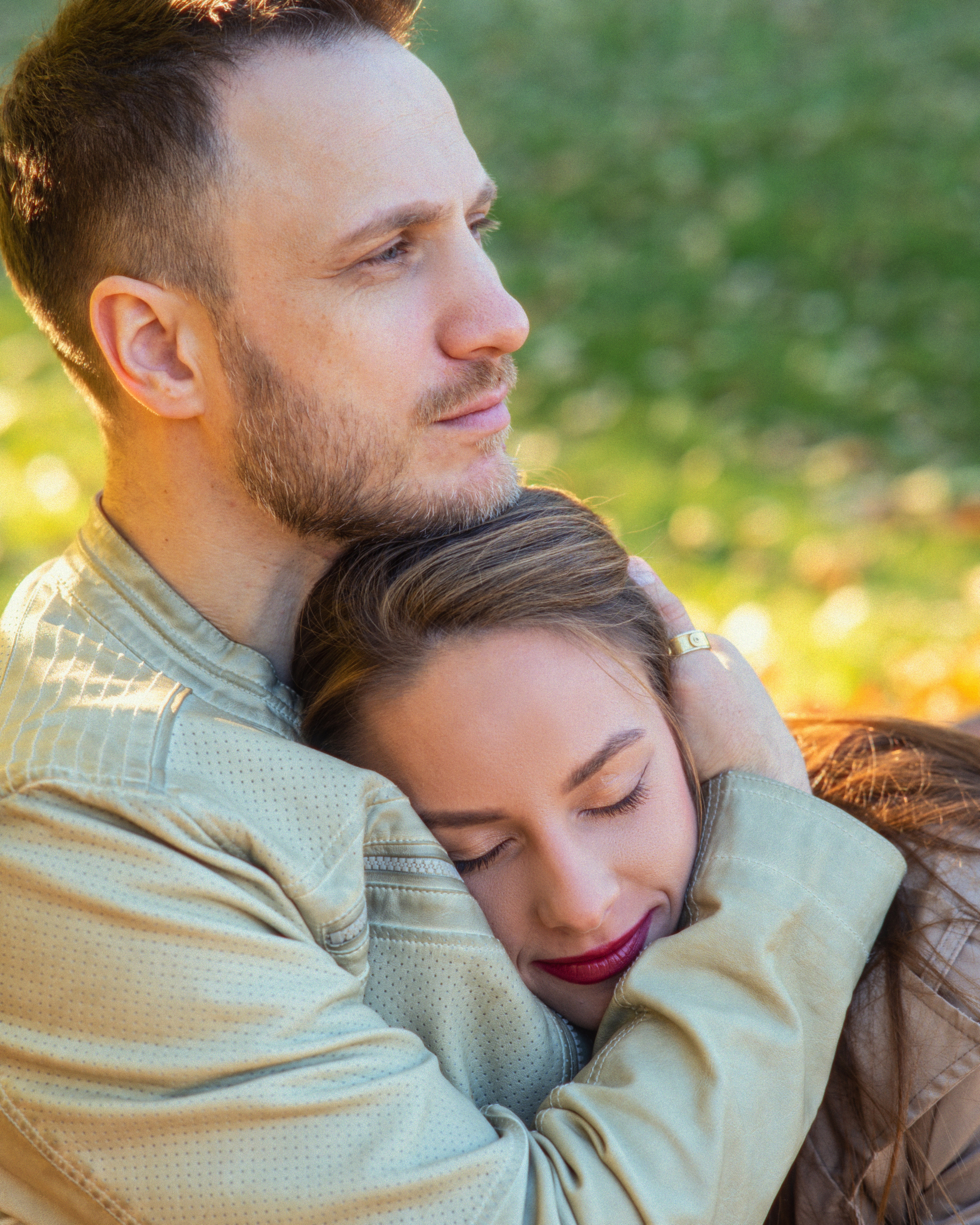 Лавстори в осеннем городском парке. Весільний і портретний фотограф в Києві Євген Ковачов