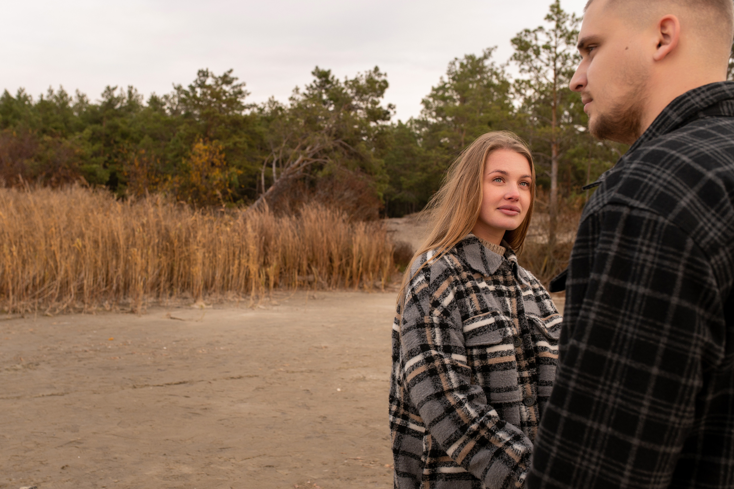 Осеннее лавстори Lovestory на берегу моря. Весільний і портретний фотограф в Києві Євген Ковачов