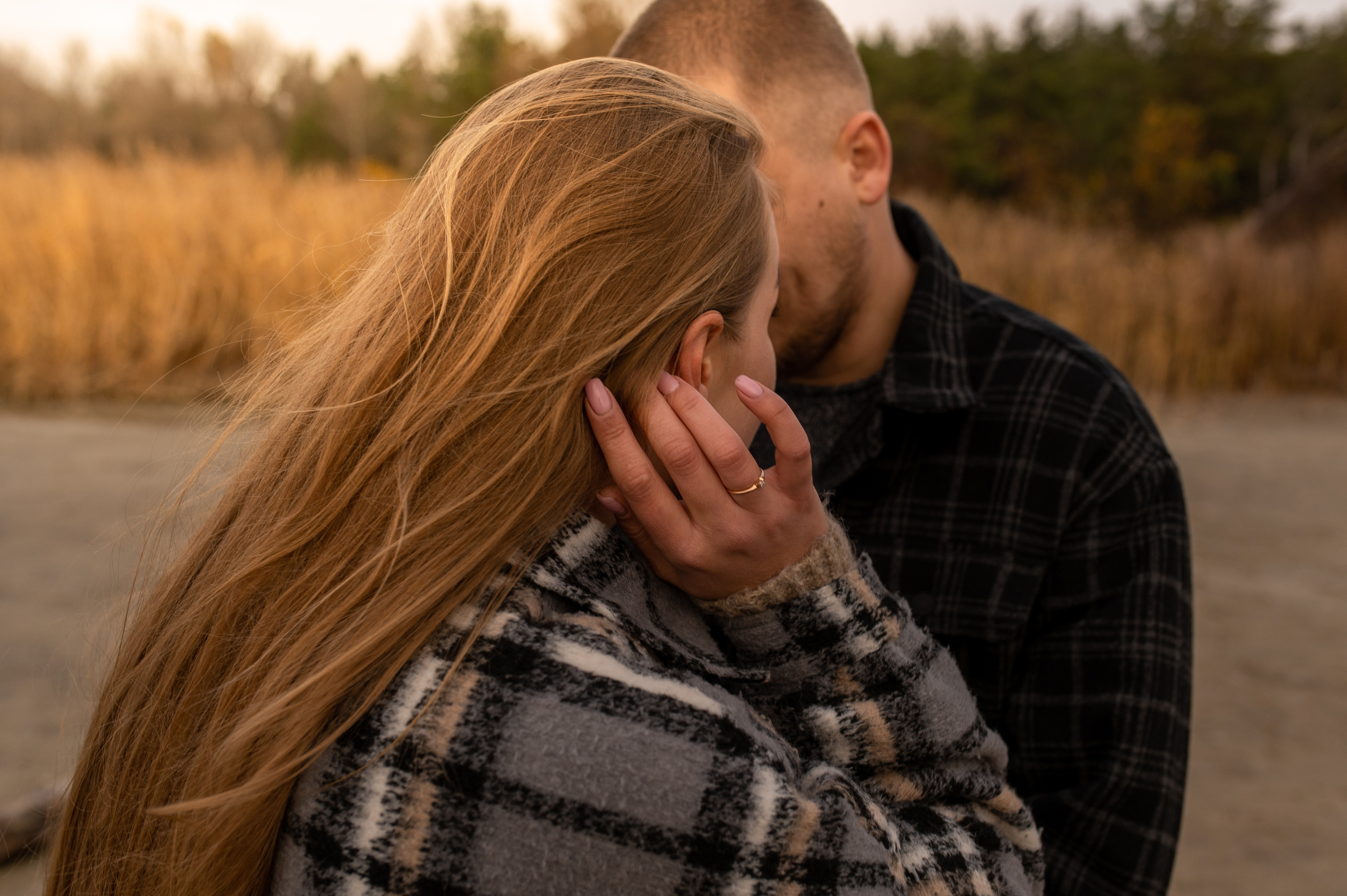 Осеннее лавстори Lovestory на берегу моря. Весільний і портретний фотограф в Києві Євген Ковачов