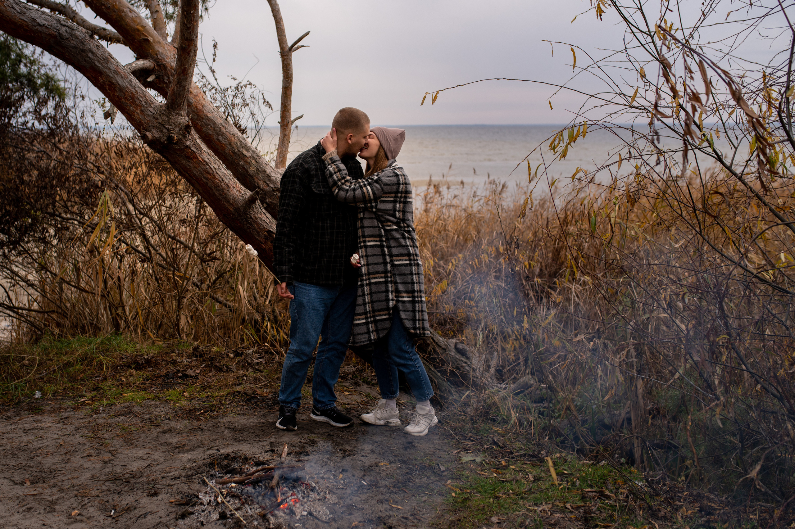 Осеннее лавстори Lovestory на берегу моря. Весільний і портретний фотограф в Києві Євген Ковачов