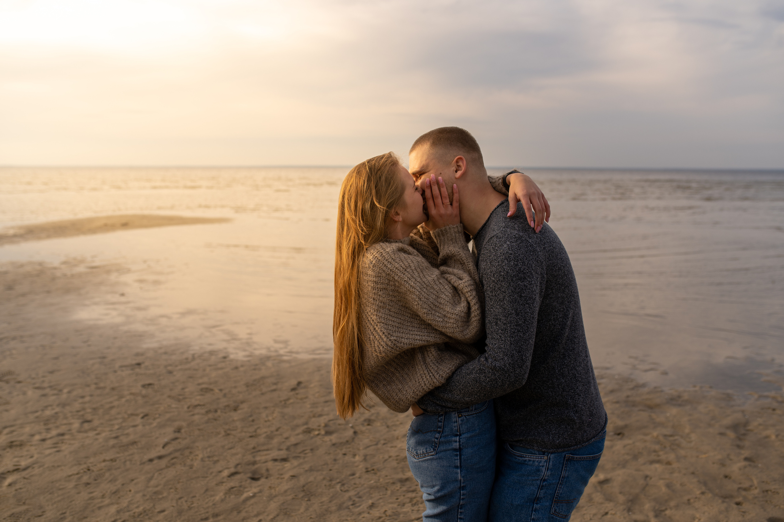 Осеннее лавстори Lovestory на берегу моря. Весільний і портретний фотограф в Києві Євген Ковачов