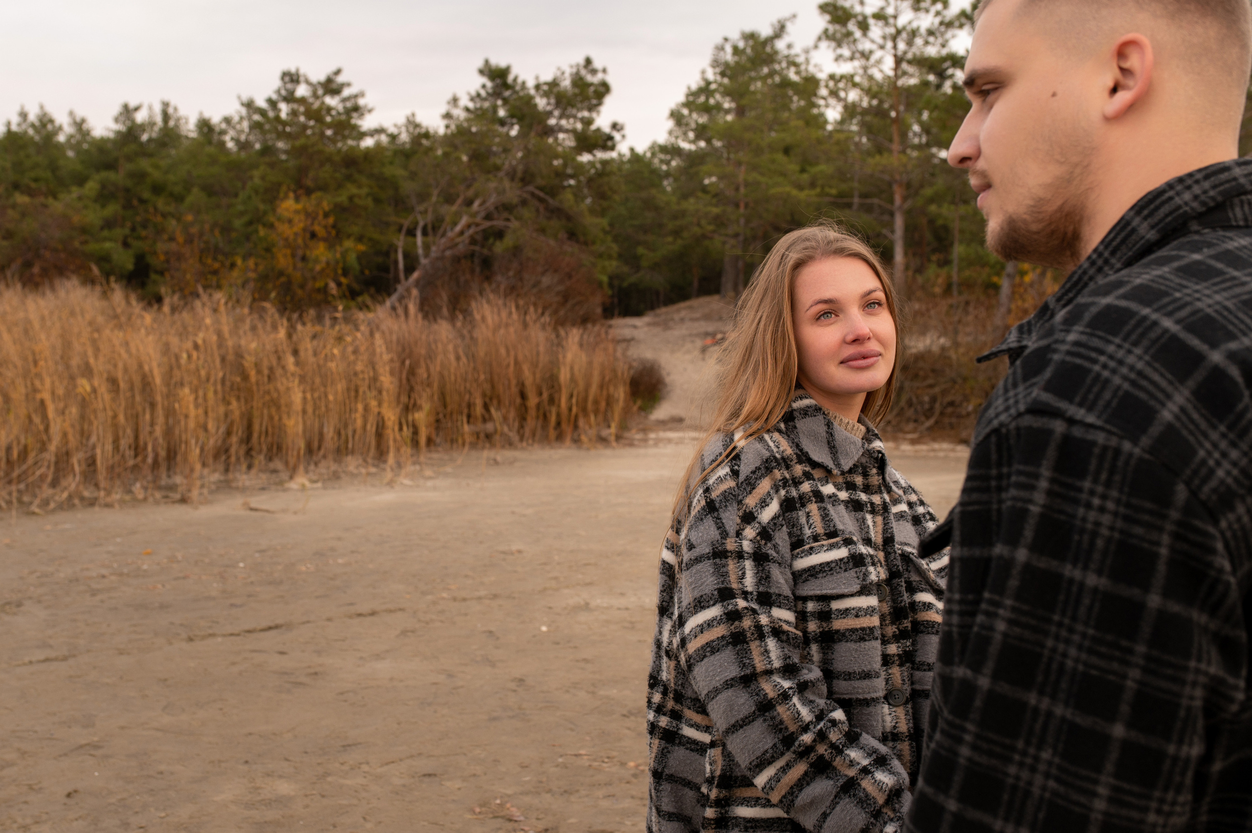 Осеннее лавстори Lovestory на берегу моря. Весільний і портретний фотограф в Києві Євген Ковачов