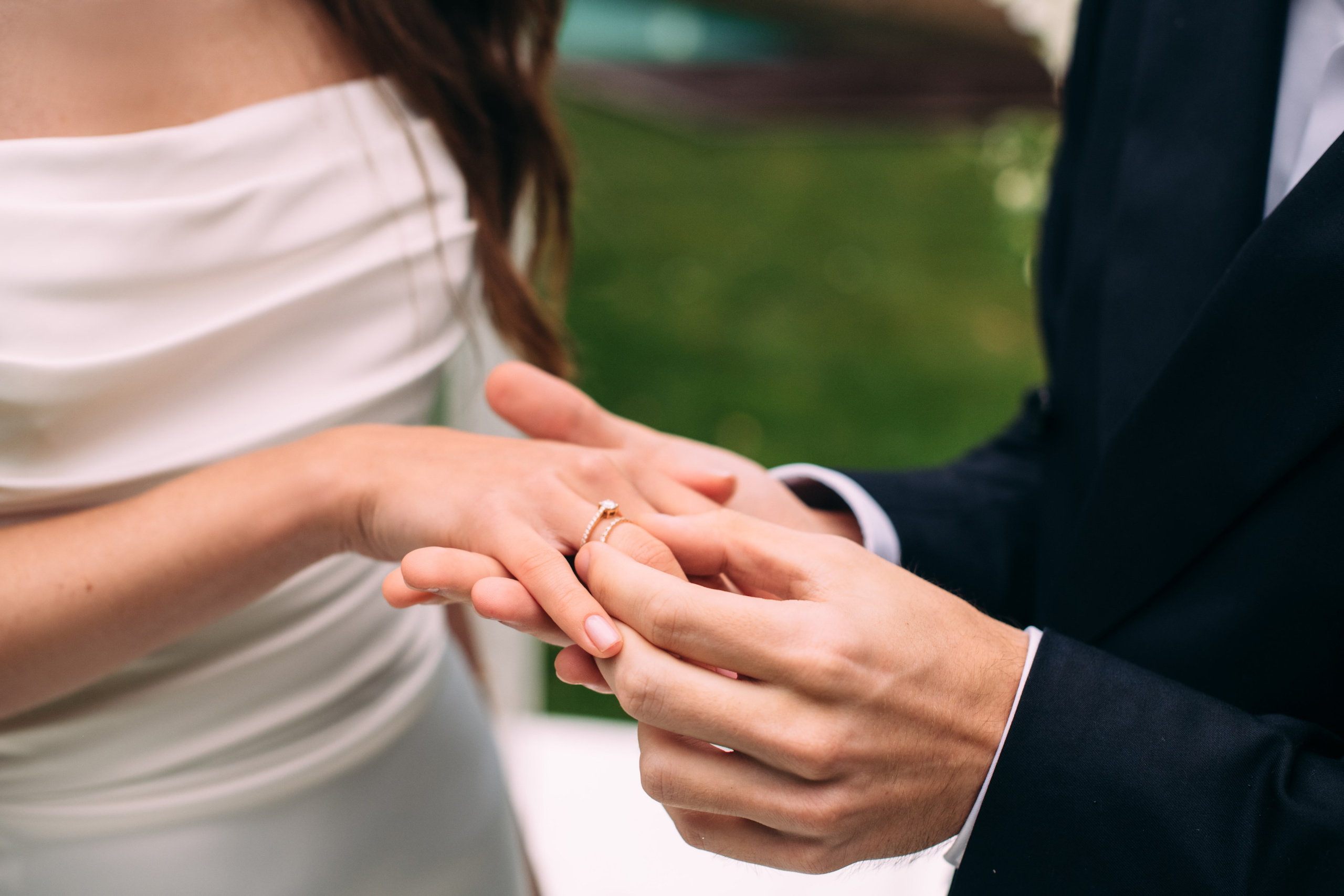 K&M. Rain, love and a lot of happiness. Wedding family photographer Alicante Benidorm Valencia Costa Blanca