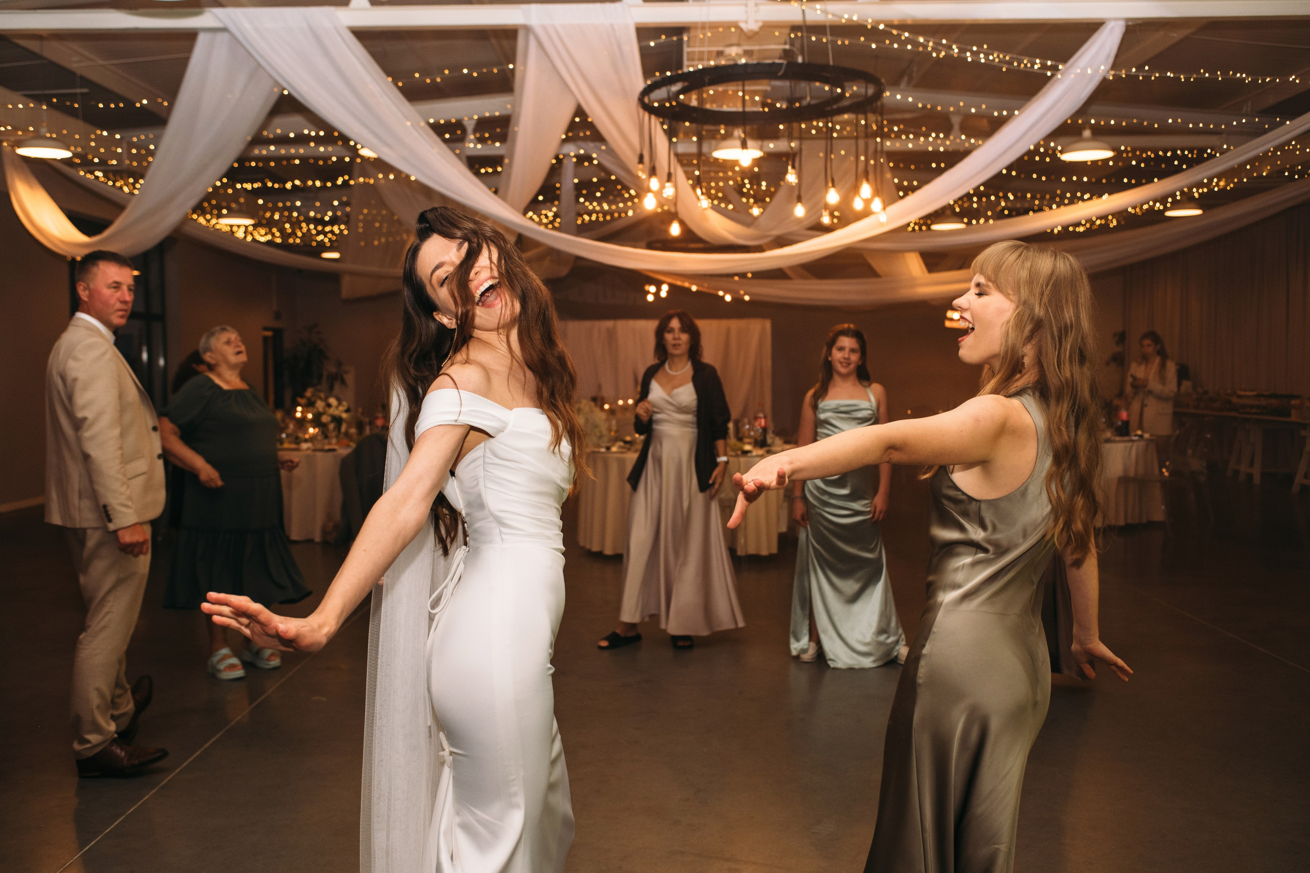 K&M. Rain, love and a lot of happiness. Wedding family photographer Alicante Benidorm Valencia Costa Blanca