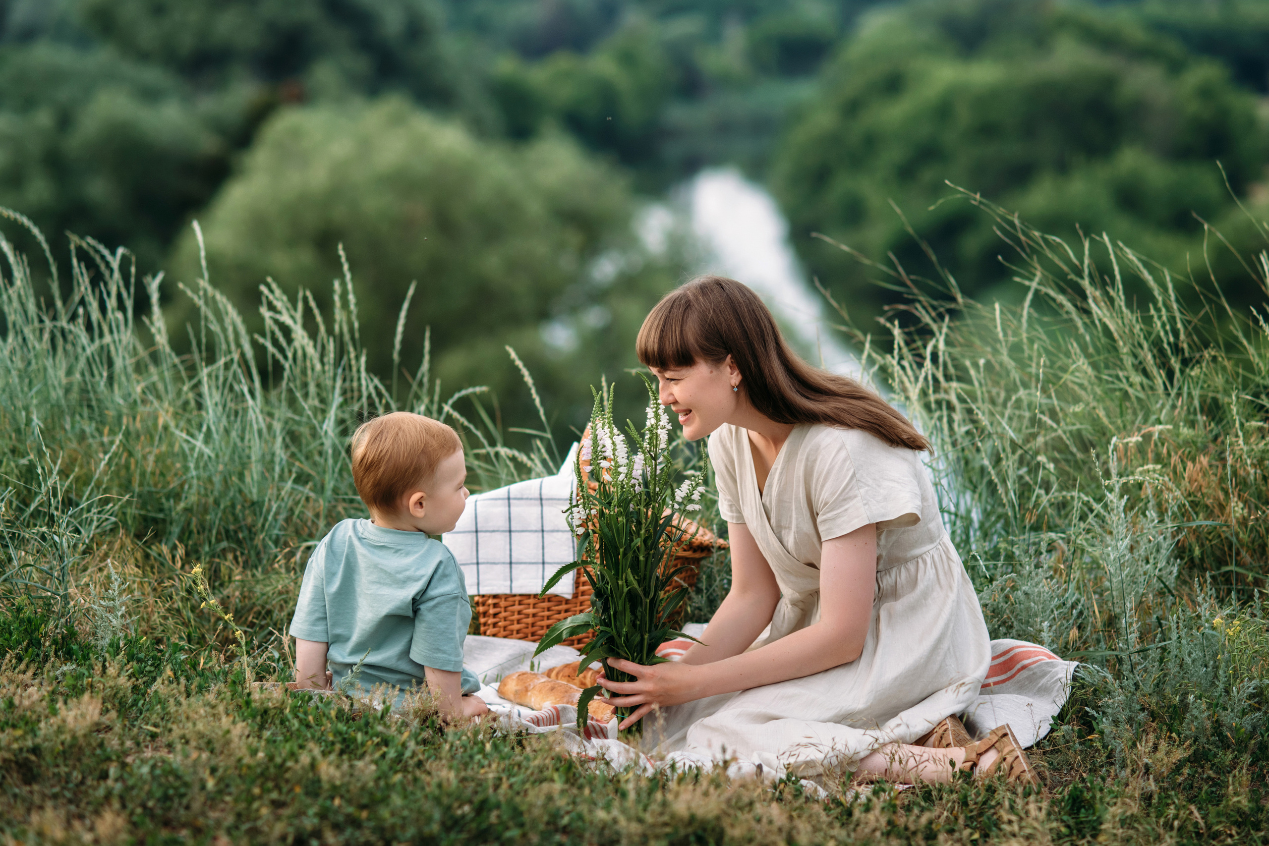 V+T+T. Summer picnic. Wedding family photographer Alicante Benidorm Valencia Costa Blanca