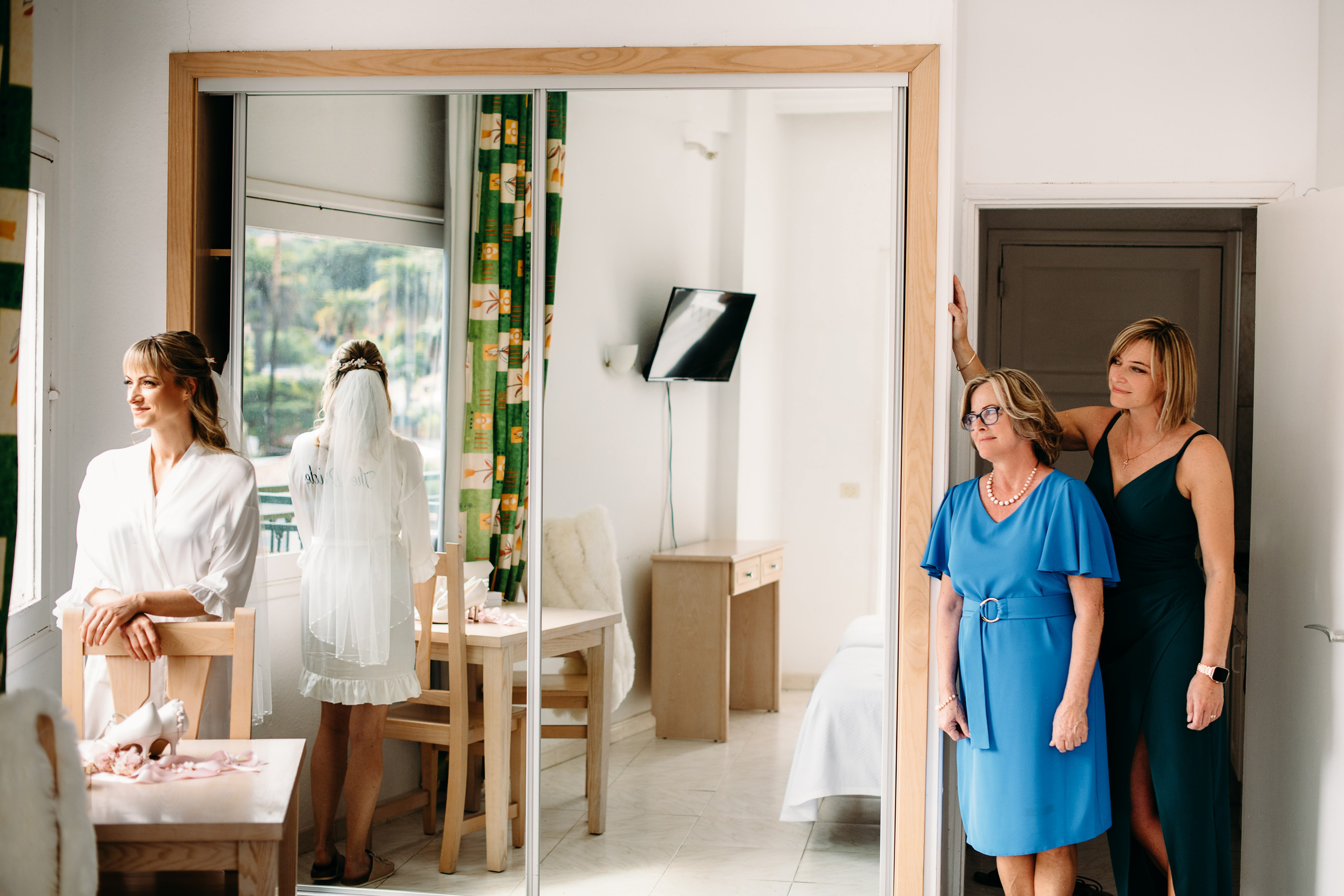 M&M. Tenerife wedding. Wedding family photographer Alicante Benidorm Valencia Costa Blanca