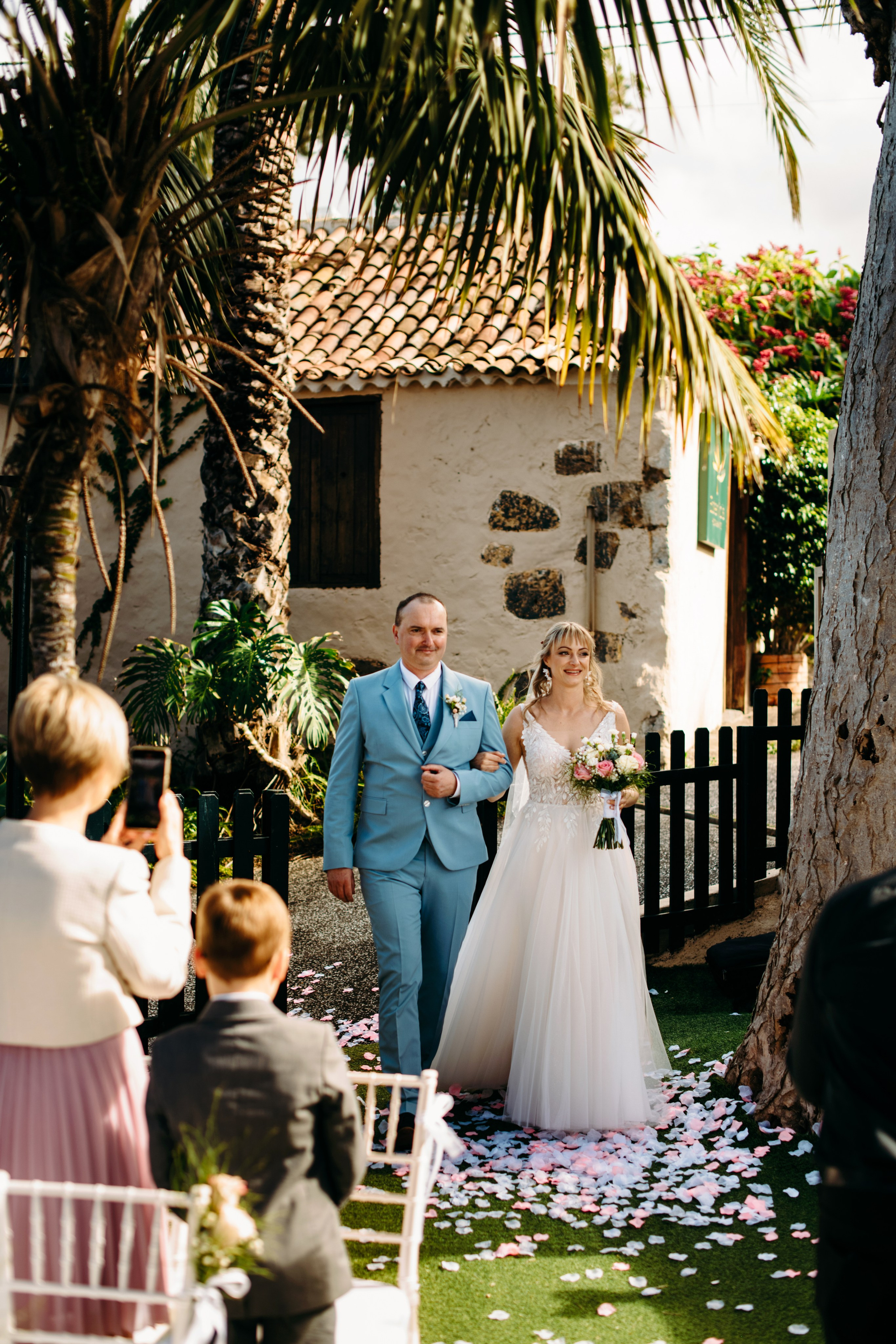 M&M. Tenerife wedding. Wedding family photographer Alicante Benidorm Valencia Costa Blanca