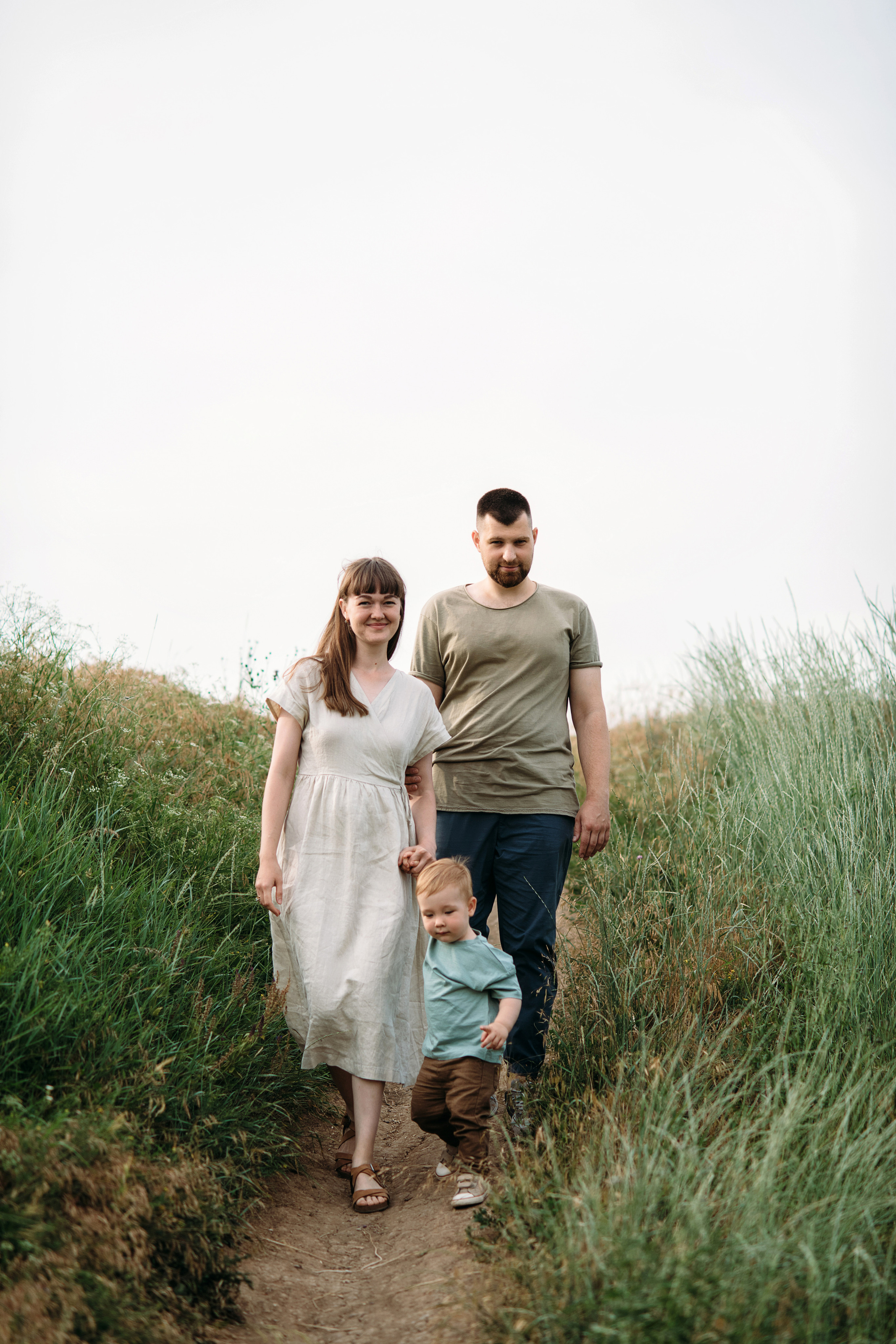 V+T+T. Summer picnic. Wedding family photographer Alicante Benidorm Valencia Costa Blanca