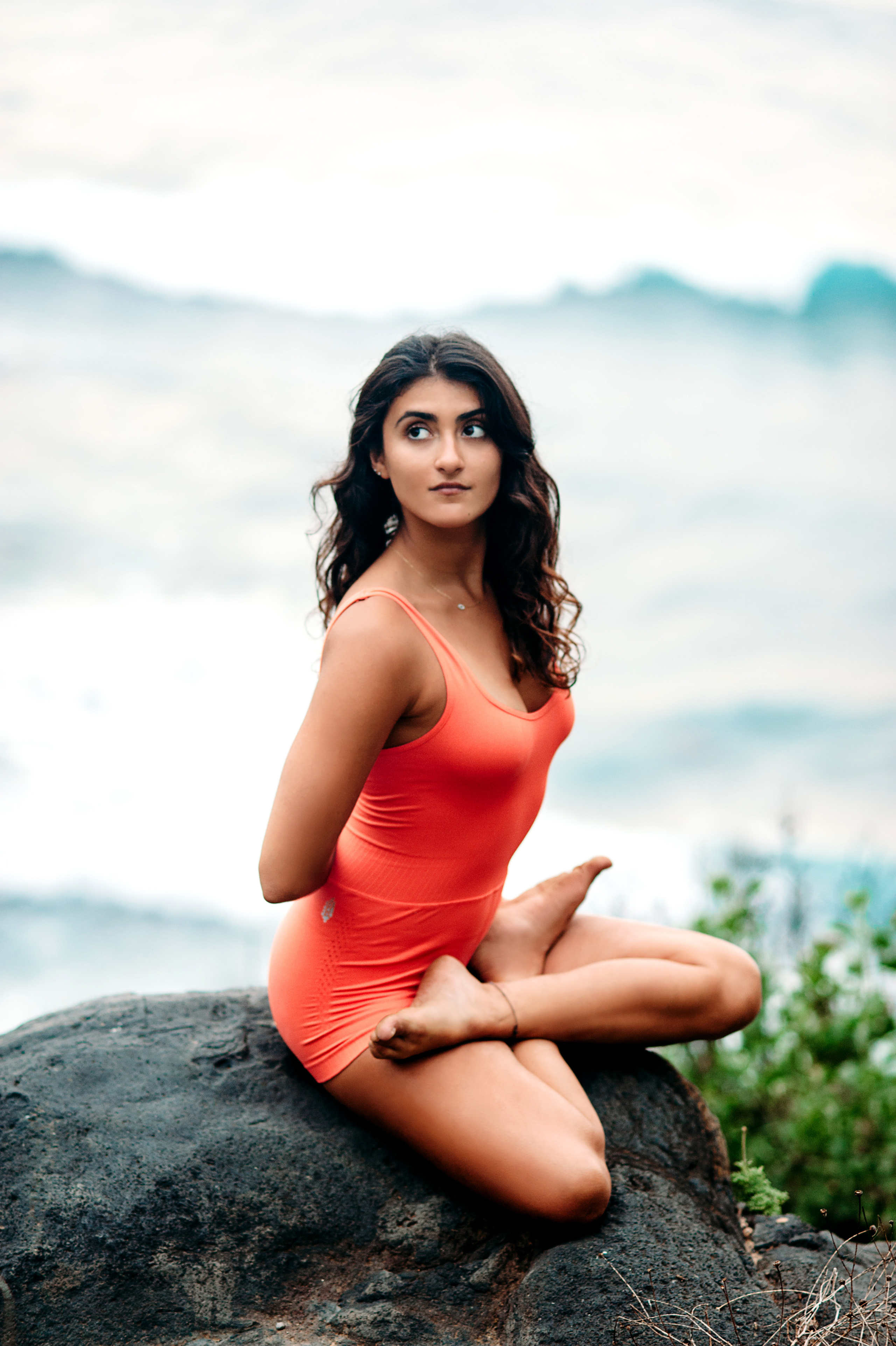 Yoga girl. Puerto de la Cruz. Fotografo de boda, familia Alicante Benidorm Valencia Costa Blanca