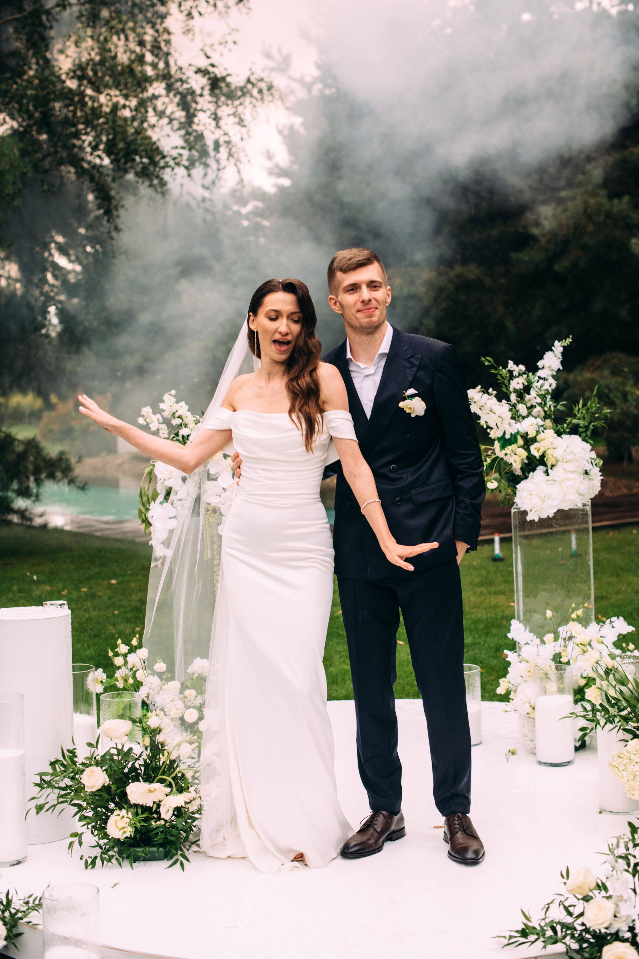 K&M. Rain, love and a lot of happiness. Wedding family photographer Alicante Benidorm Valencia Costa Blanca