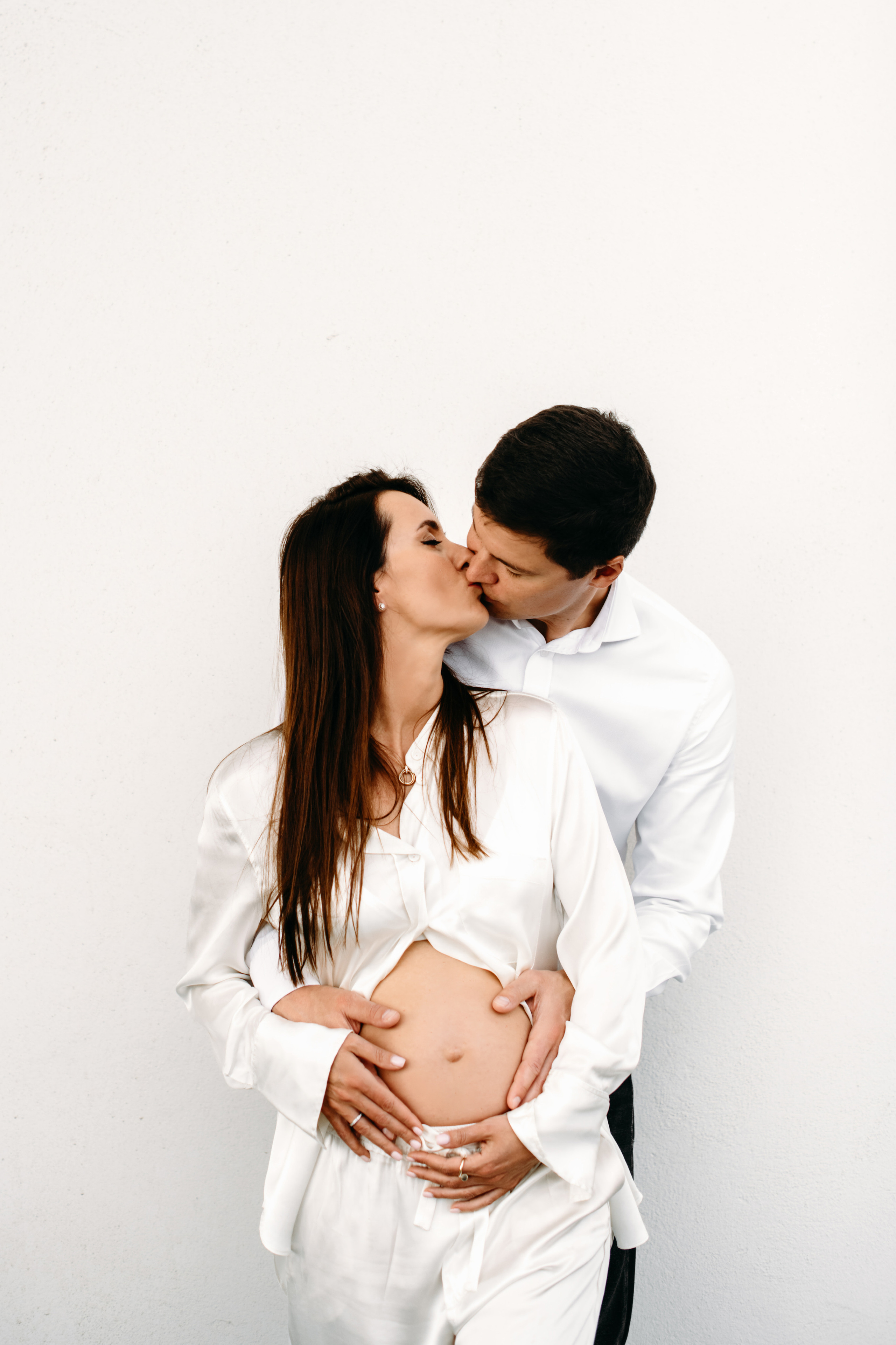 J. Black or white?. Wedding family photographer Alicante Benidorm Valencia Costa Blanca