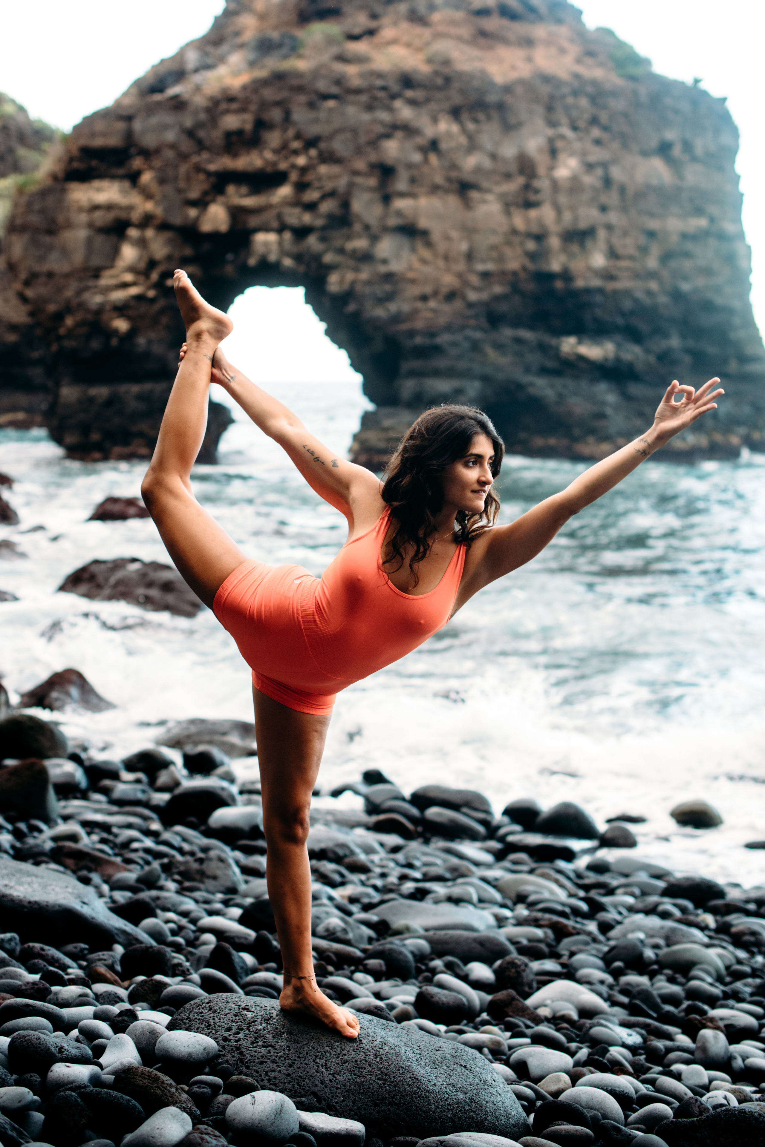 Yoga girl. Puerto de la Cruz. Fotografo de boda, familia Alicante Benidorm Valencia Costa Blanca