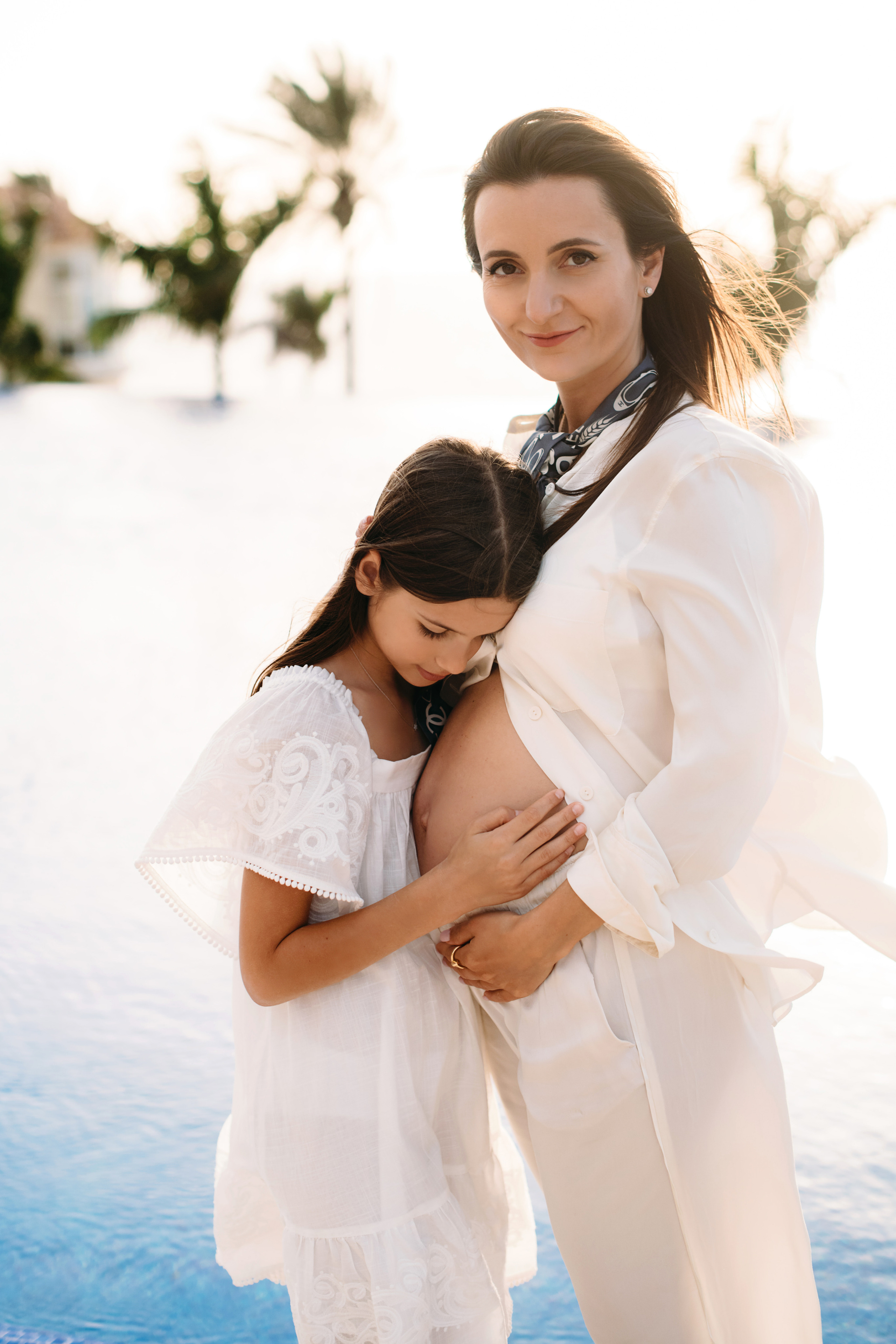 J. Black or white?. Wedding family photographer Alicante Benidorm Valencia Costa Blanca