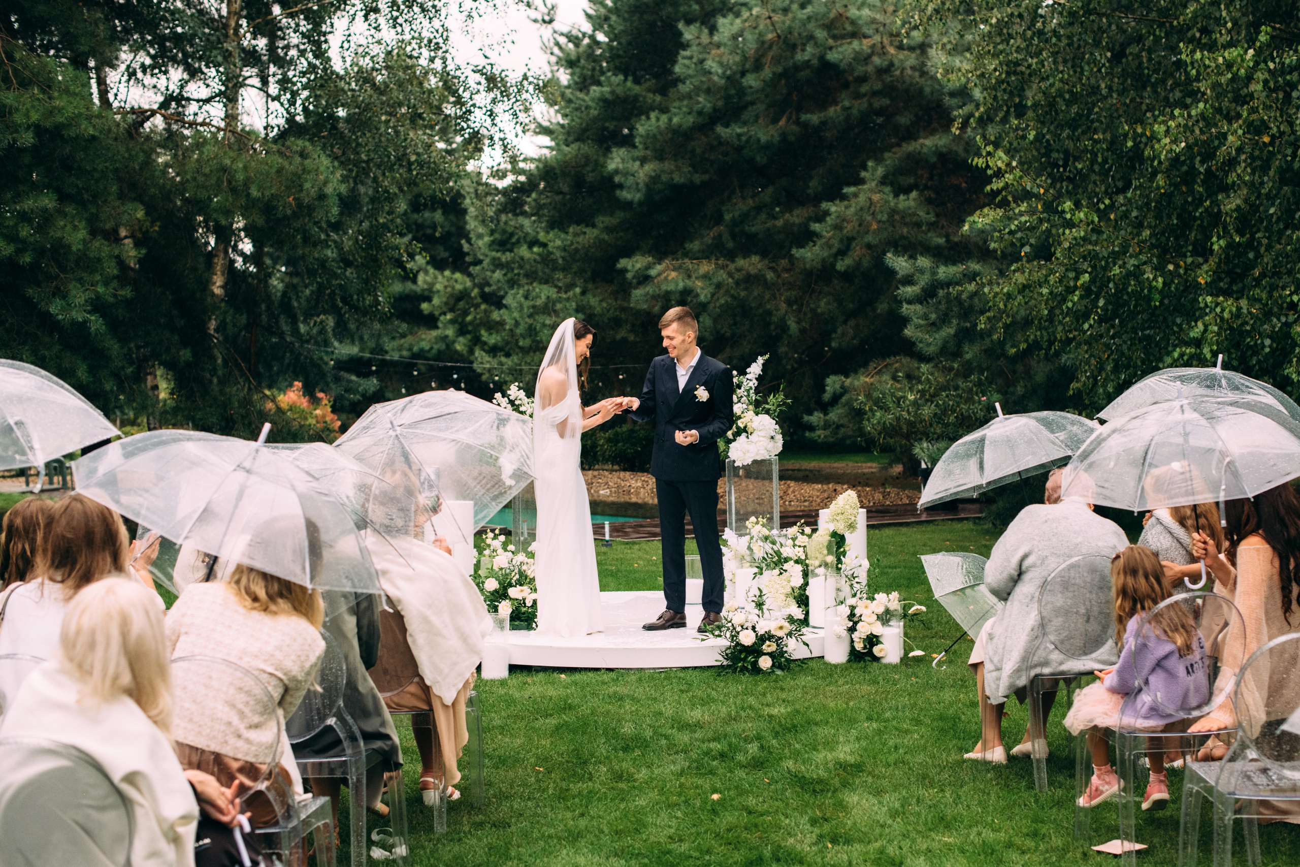 K&M. Rain, love and a lot of happiness. Wedding family photographer Alicante Benidorm Valencia Costa Blanca