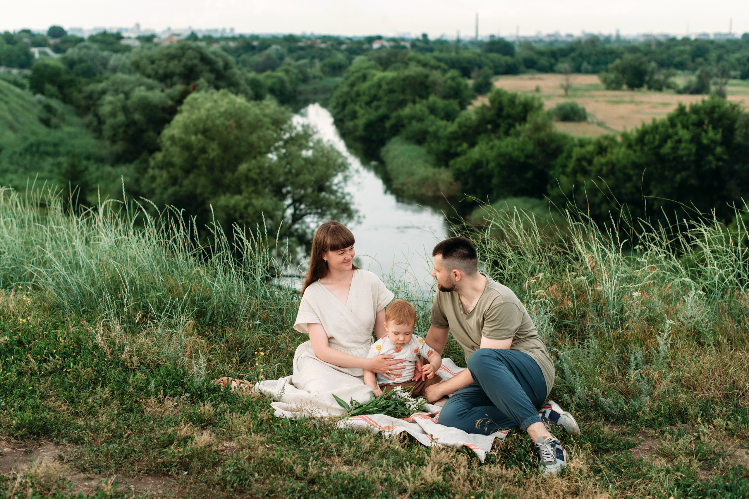 V+T+T. Summer picnic. Wedding family photographer Alicante Benidorm Valencia Costa Blanca