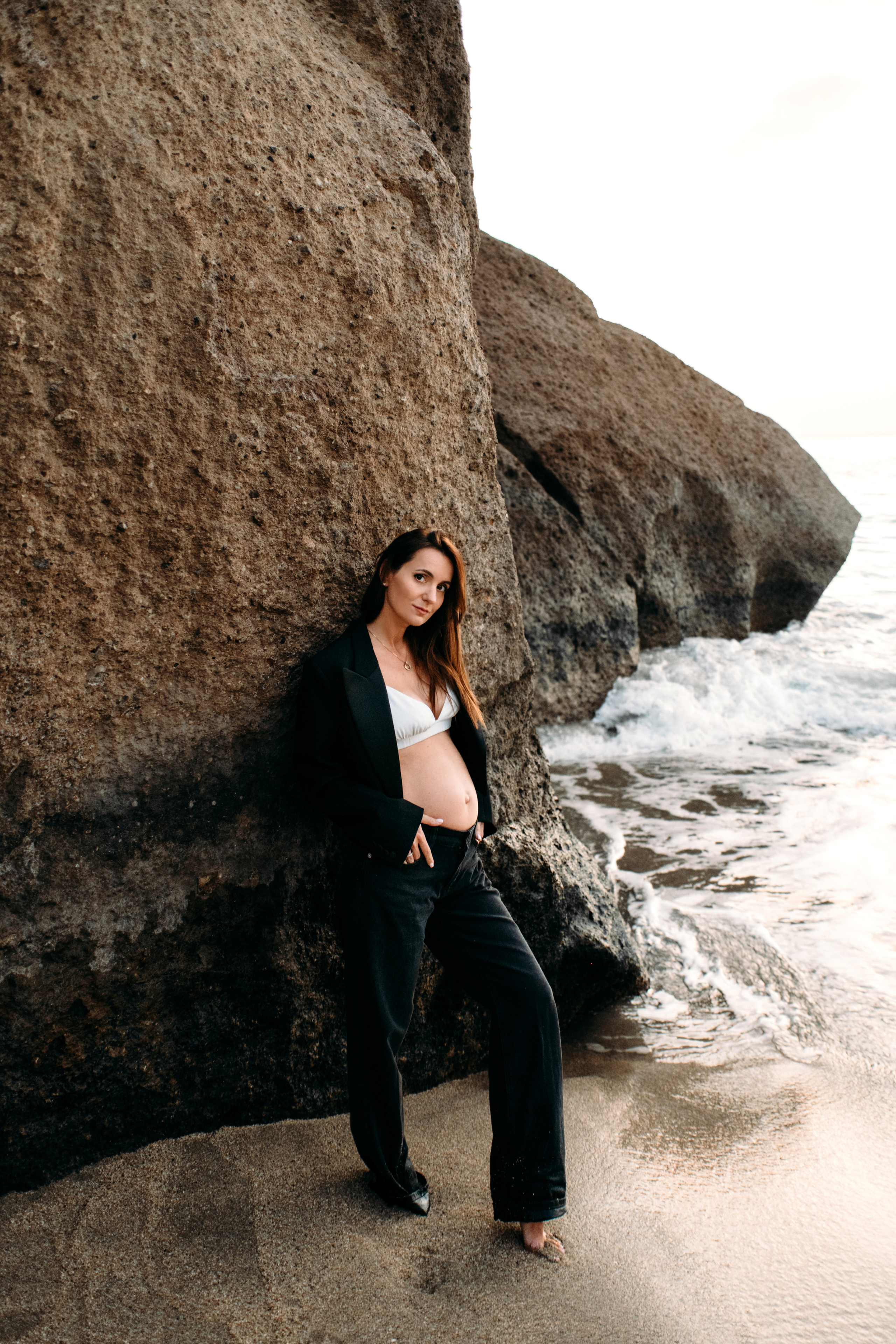 J. Black or white?. Wedding family photographer Alicante Benidorm Valencia Costa Blanca