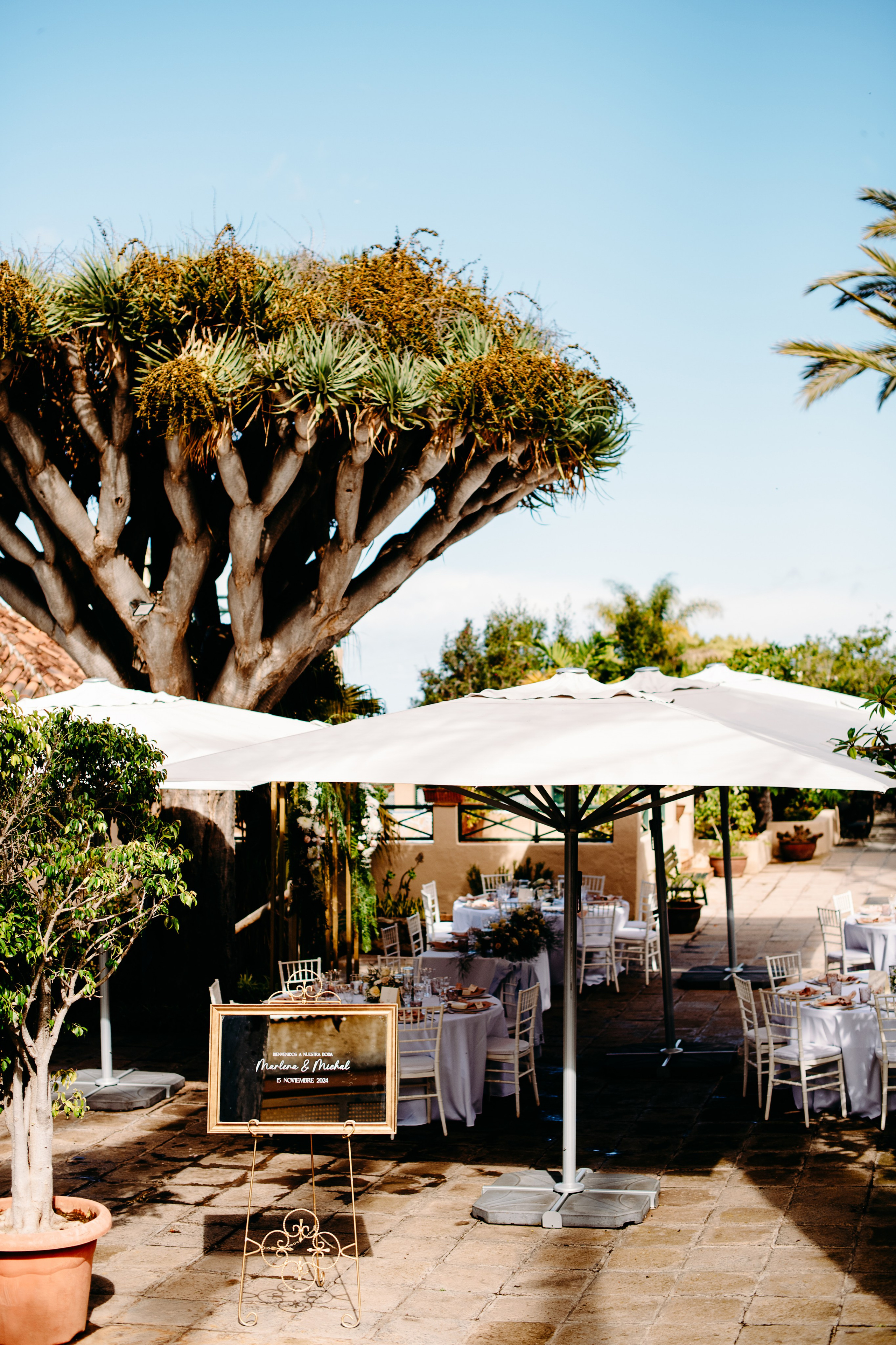 M&M. Tenerife wedding. Wedding family photographer Alicante Benidorm Valencia Costa Blanca