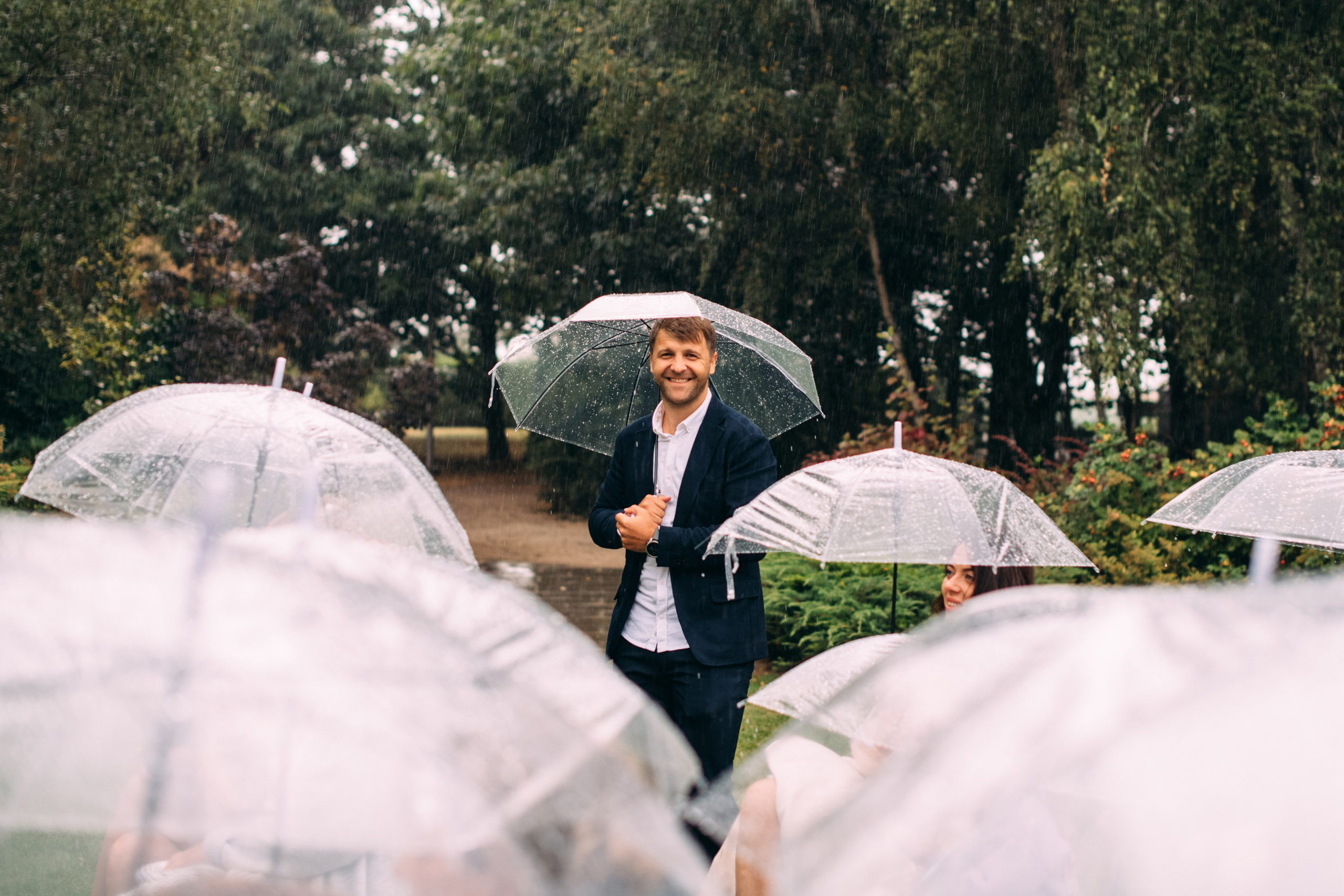 K&M. Rain, love and a lot of happiness. Wedding family photographer Alicante Benidorm Valencia Costa Blanca