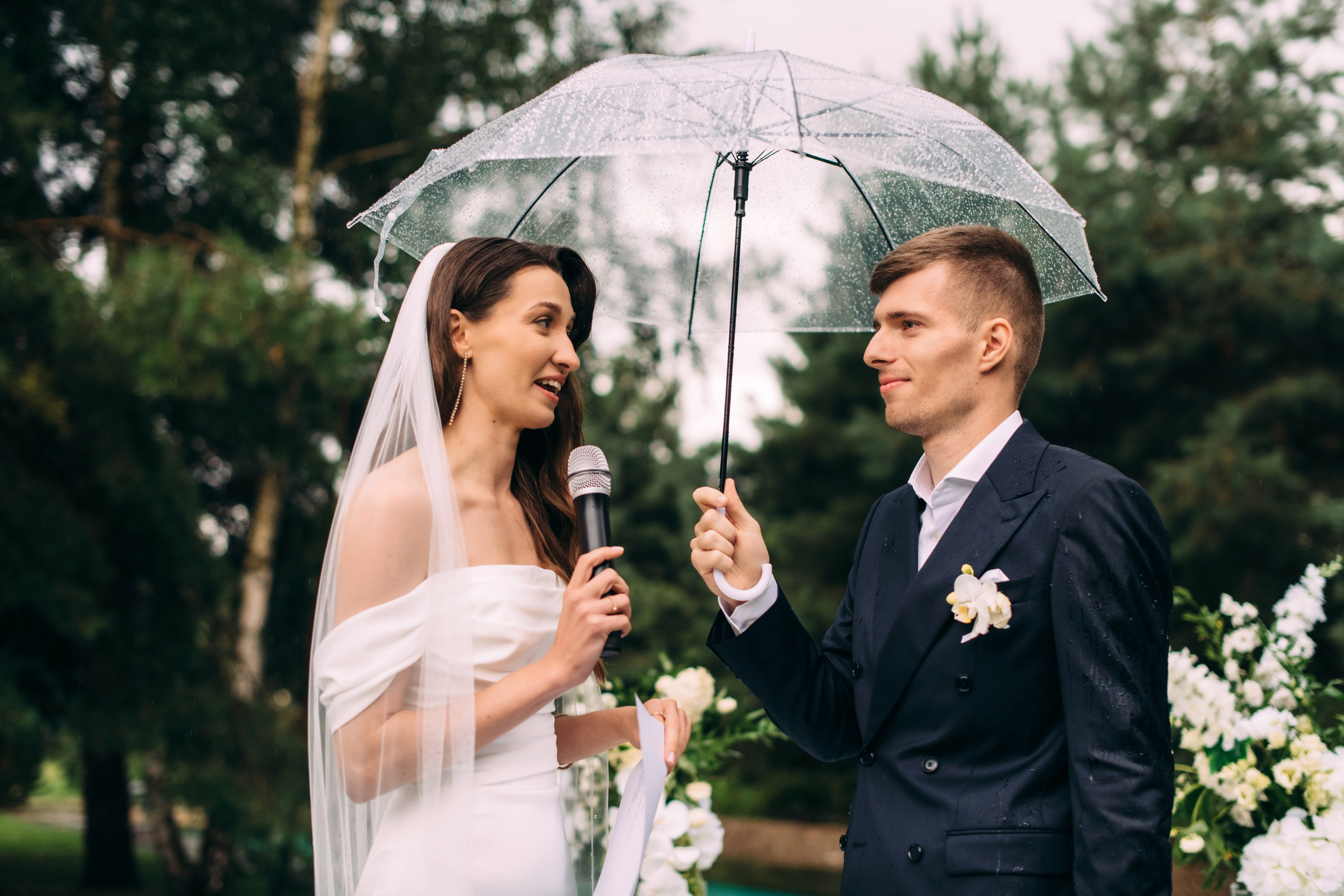 K&M. Rain, love and a lot of happiness. Wedding family photographer Alicante Benidorm Valencia Costa Blanca