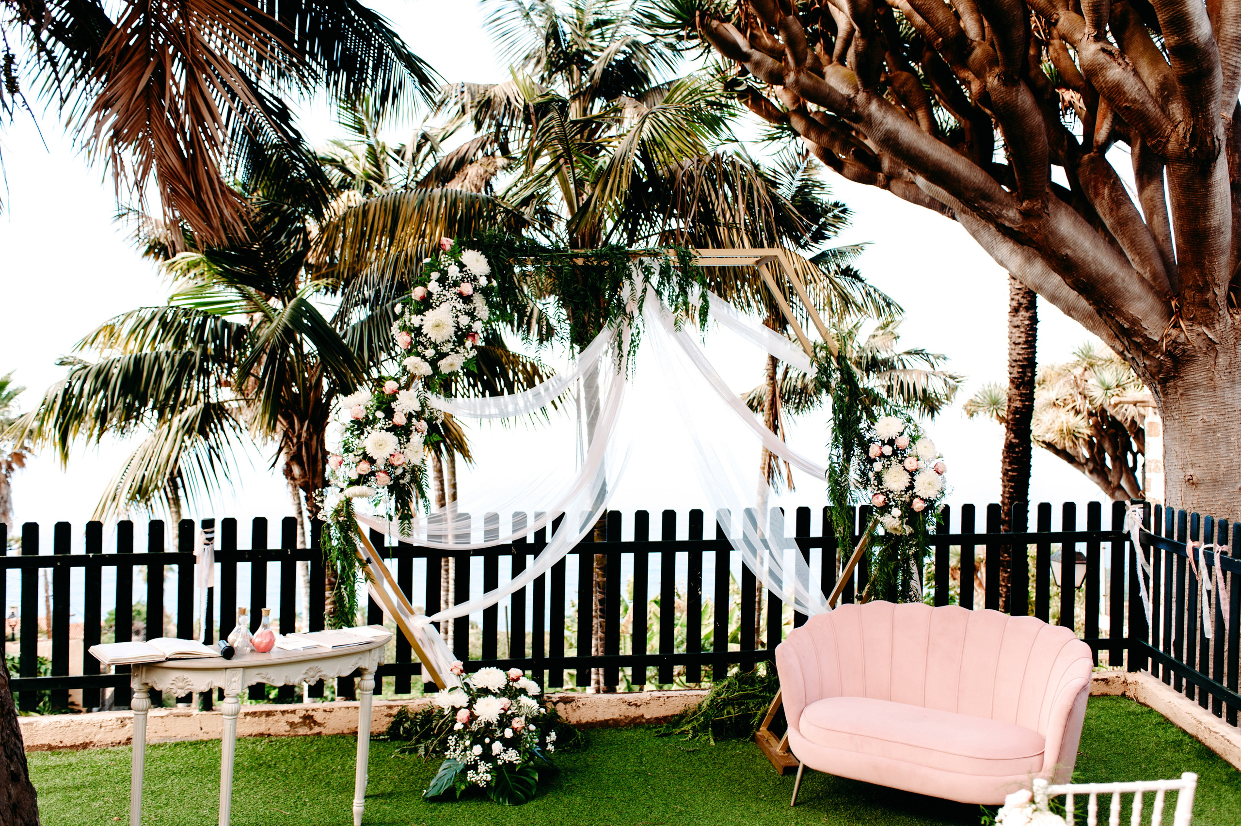 M&M. Tenerife wedding. Wedding family photographer Alicante Benidorm Valencia Costa Blanca