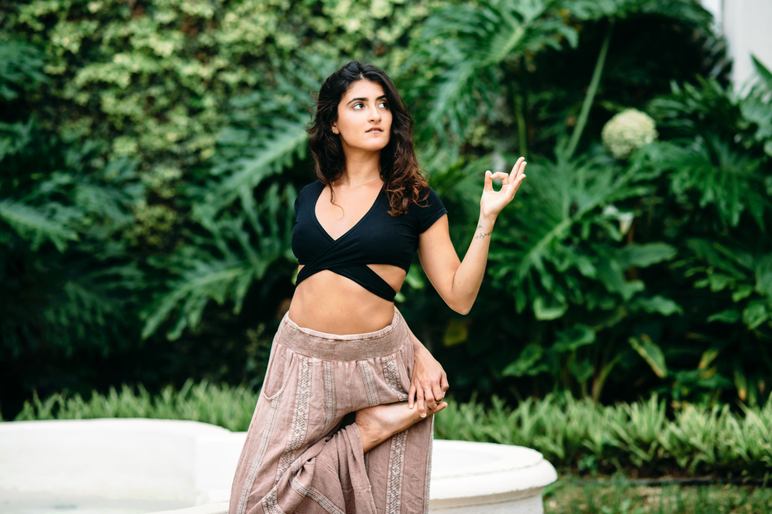Yoga girl. Puerto de la Cruz. Fotografo de boda, familia Alicante Benidorm Valencia Costa Blanca