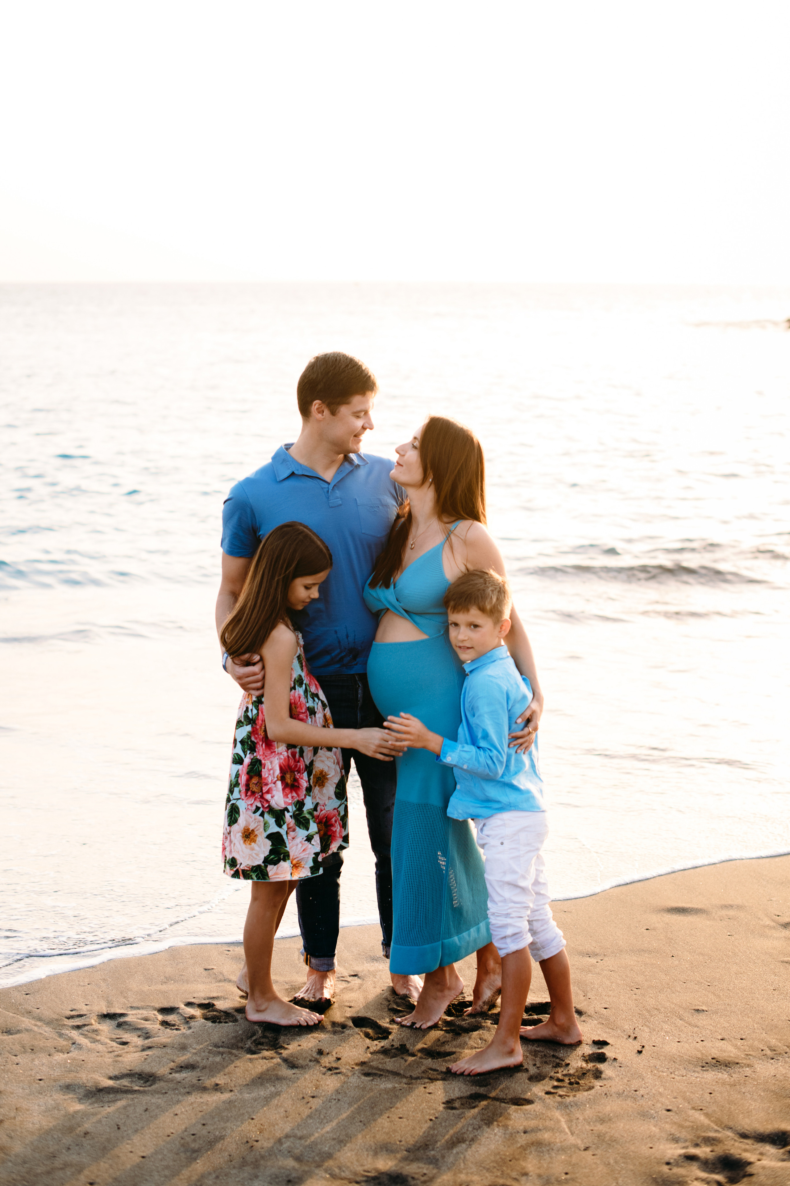 J. Black or white?. Wedding family photographer Alicante Benidorm Valencia Costa Blanca