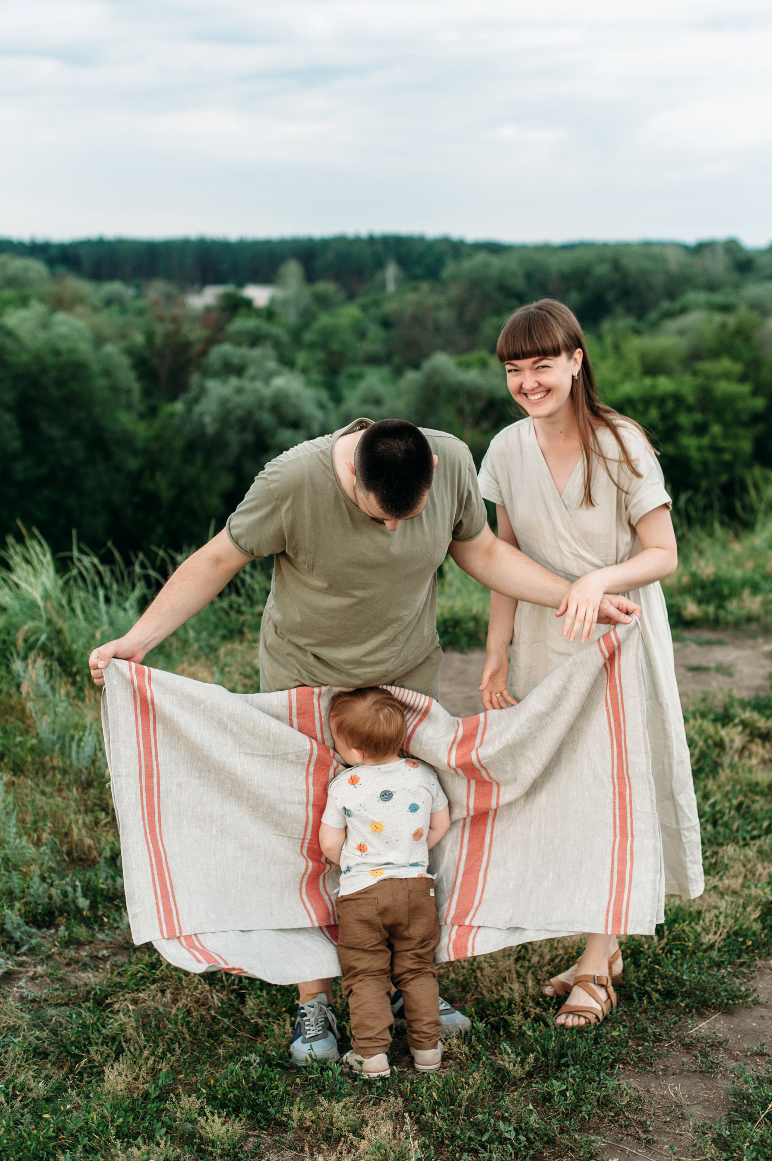 V+T+T. Summer picnic. Wedding family photographer Alicante Benidorm Valencia Costa Blanca