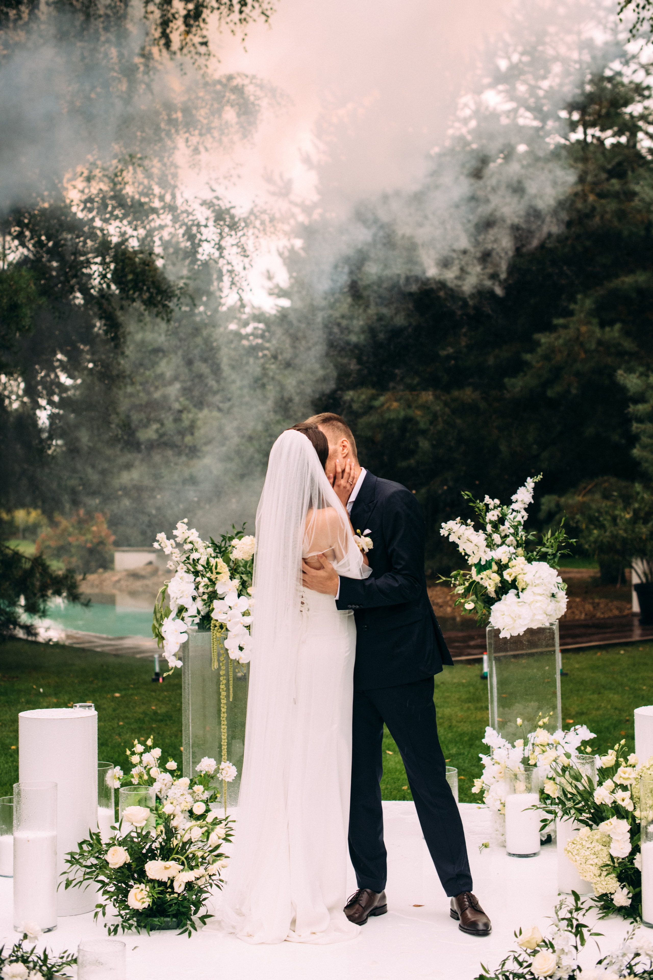 K&M. Rain, love and a lot of happiness. Wedding family photographer Alicante Benidorm Valencia Costa Blanca