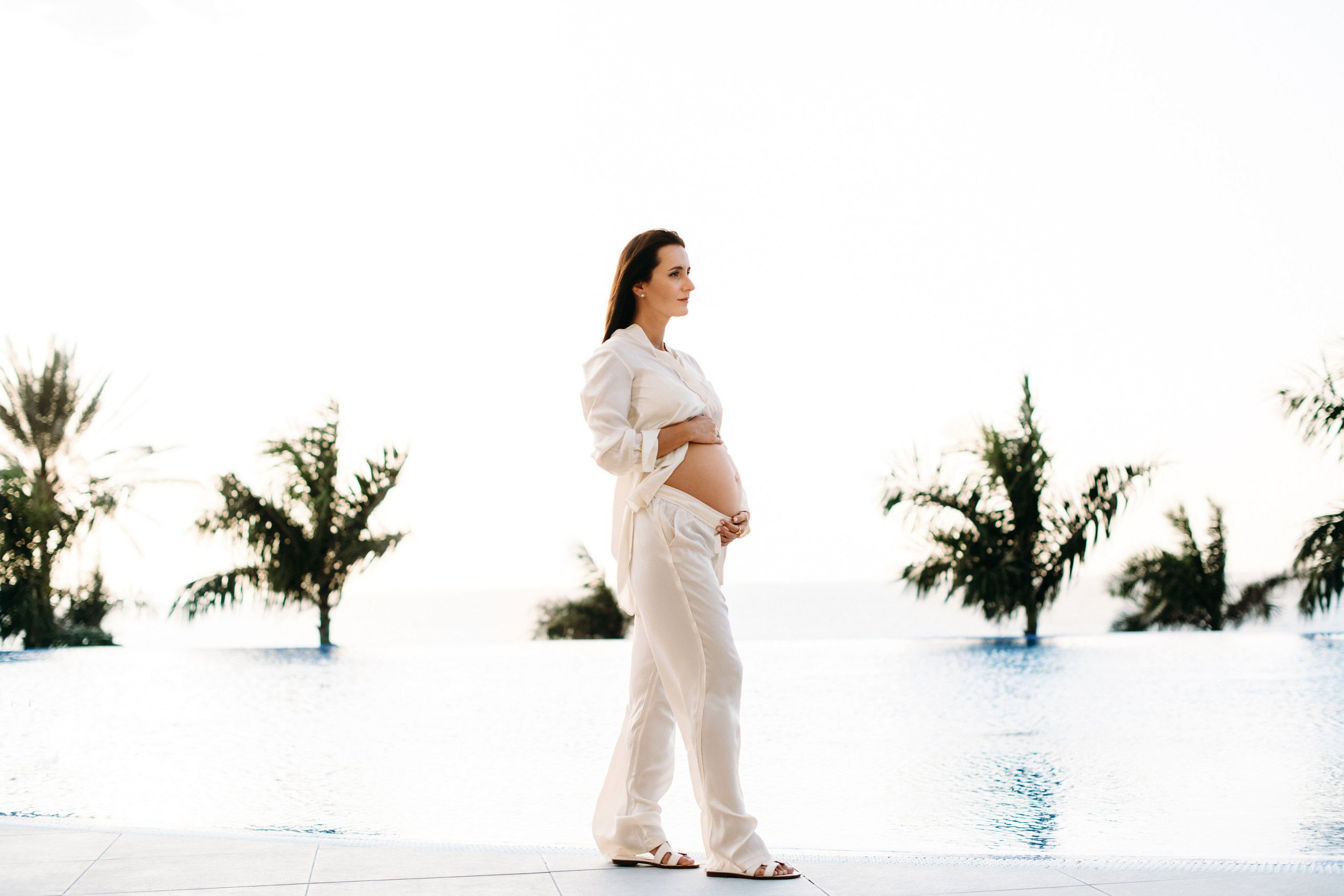 J. Black or white?. Wedding family photographer Alicante Benidorm Valencia Costa Blanca