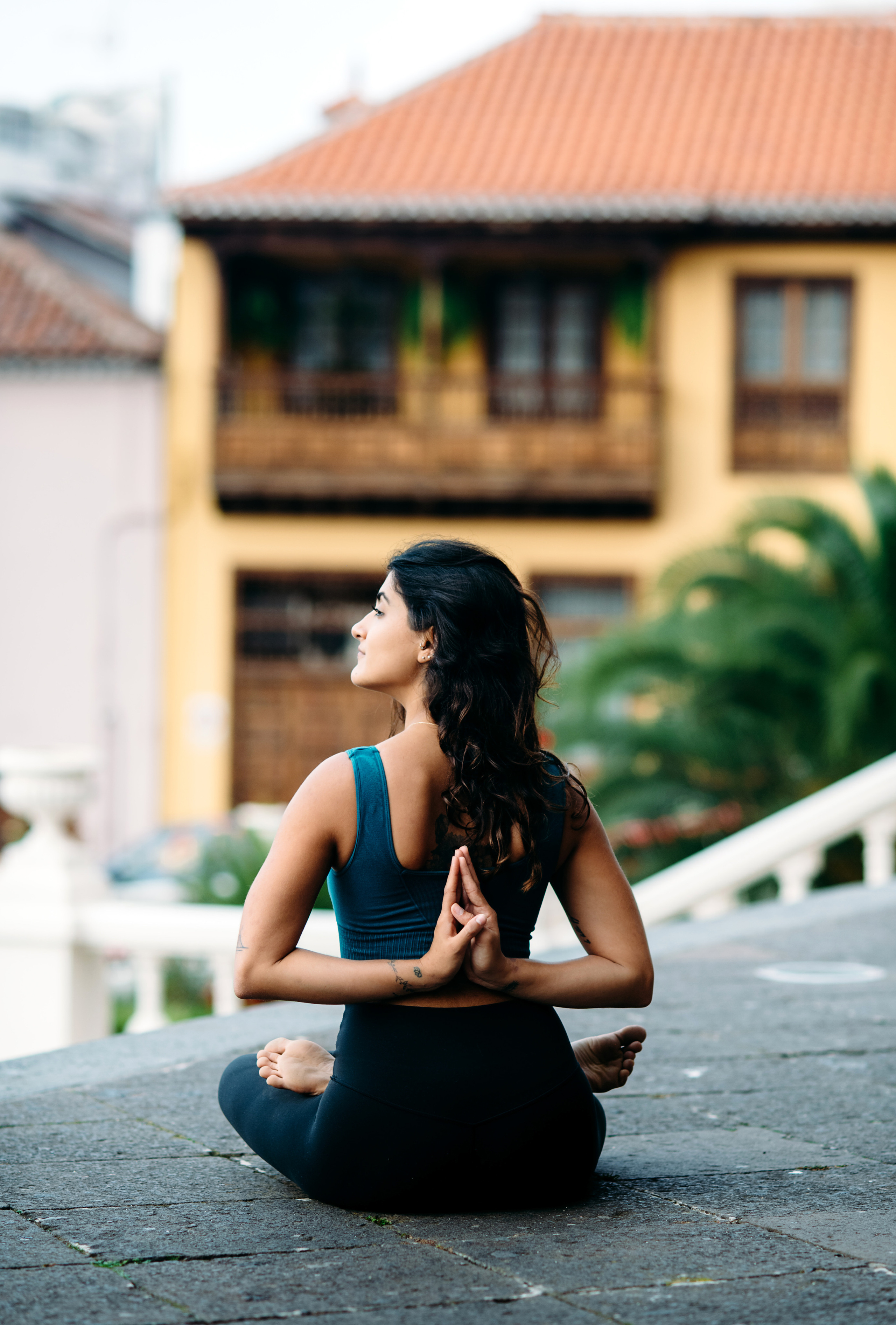 Yoga girl. Puerto de la Cruz. Fotografo de boda, familia Alicante Benidorm Valencia Costa Blanca