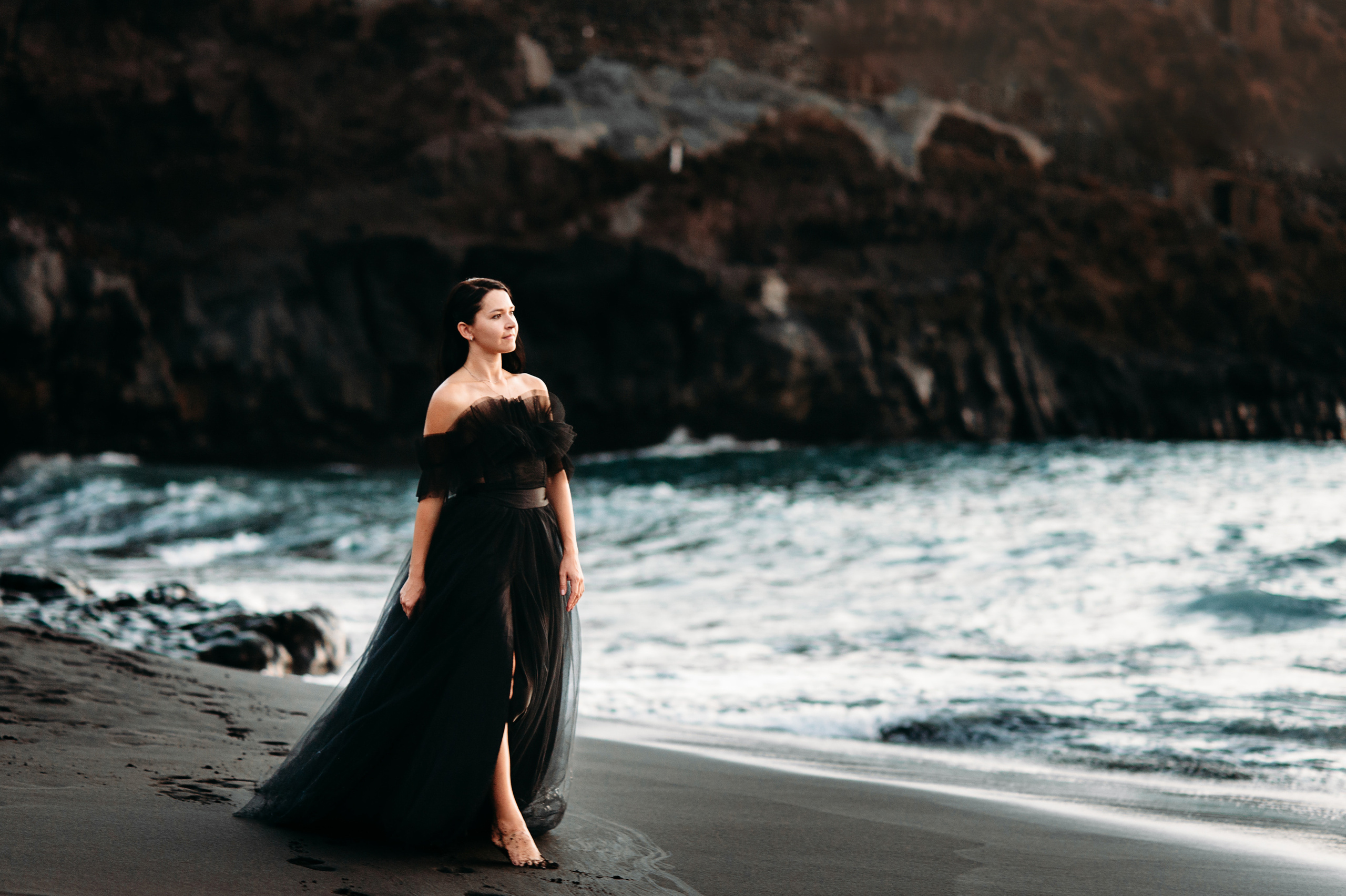 Anastasia. Black black mood. Wedding family photographer Alicante Benidorm Valencia Costa Blanca