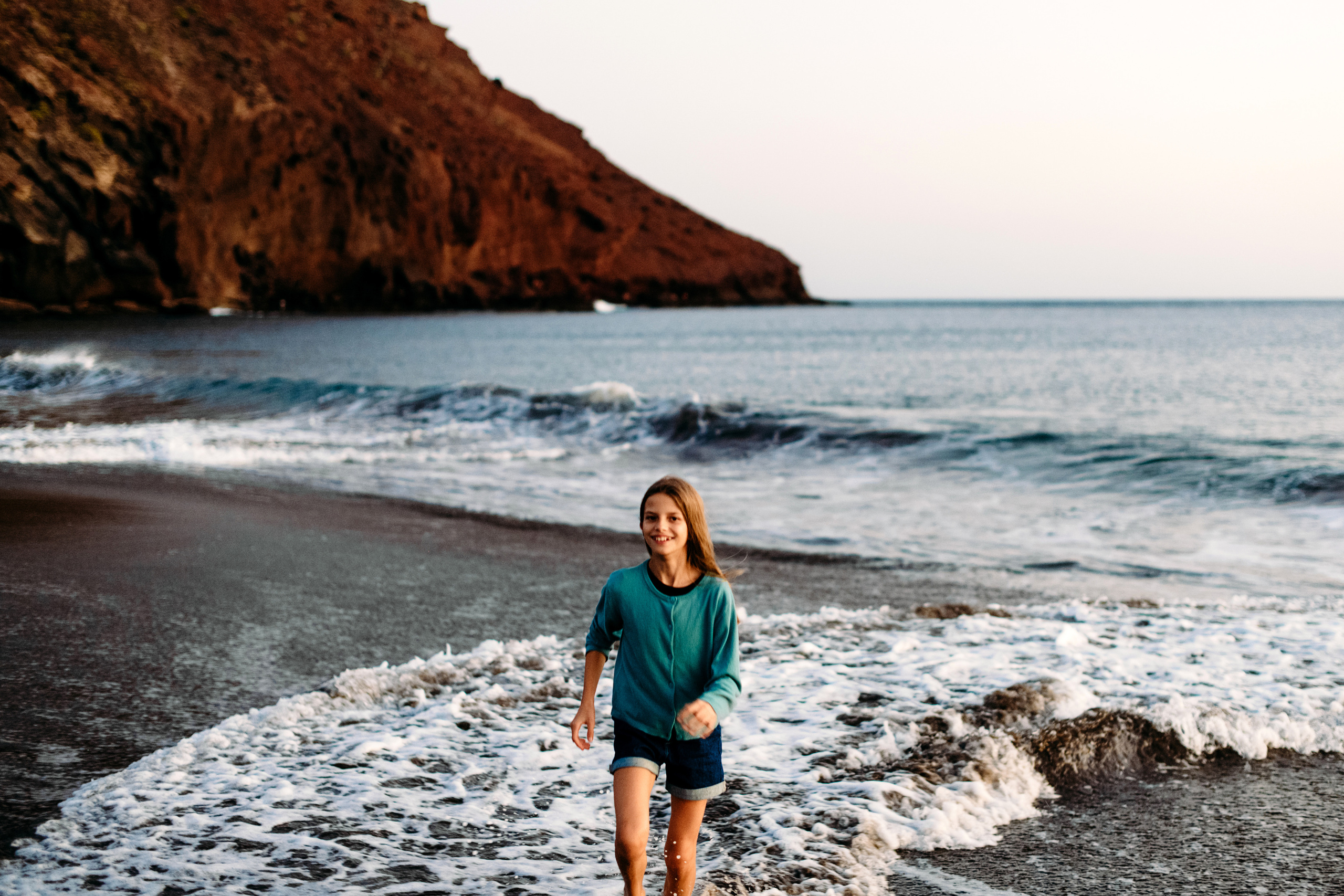 Wind, ocean and happiness. Playa de la Tejita. Fotografo de boda, familia Alicante Benidorm Valencia Costa Blanca