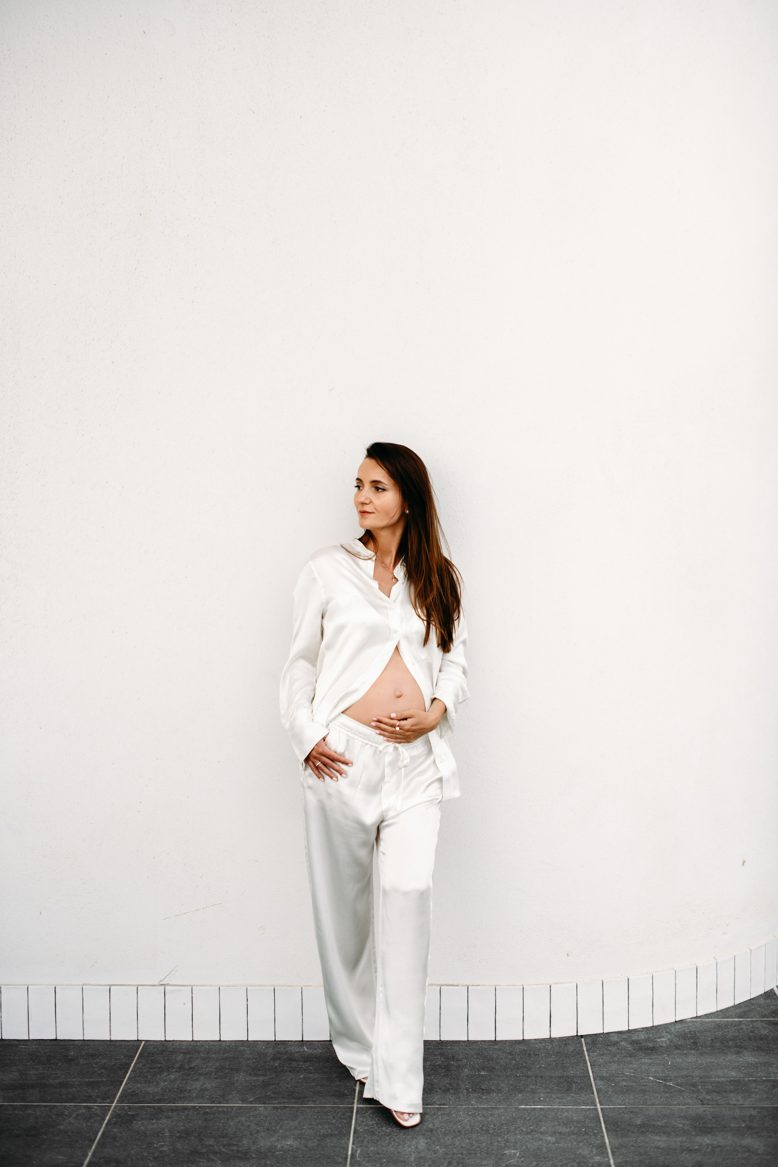 J. Black or white?. Wedding family photographer Alicante Benidorm Valencia Costa Blanca