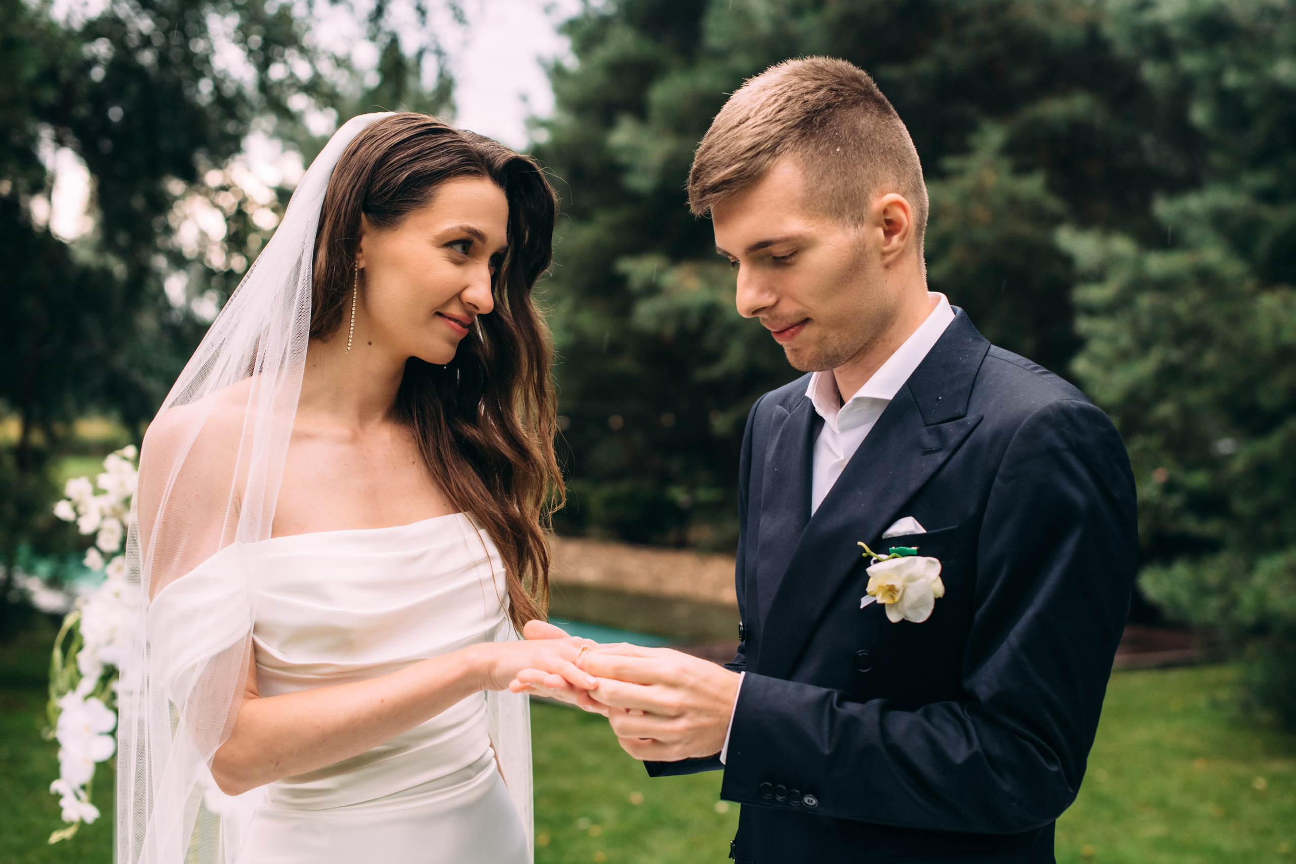 K&M. Rain, love and a lot of happiness. Wedding family photographer Alicante Benidorm Valencia Costa Blanca